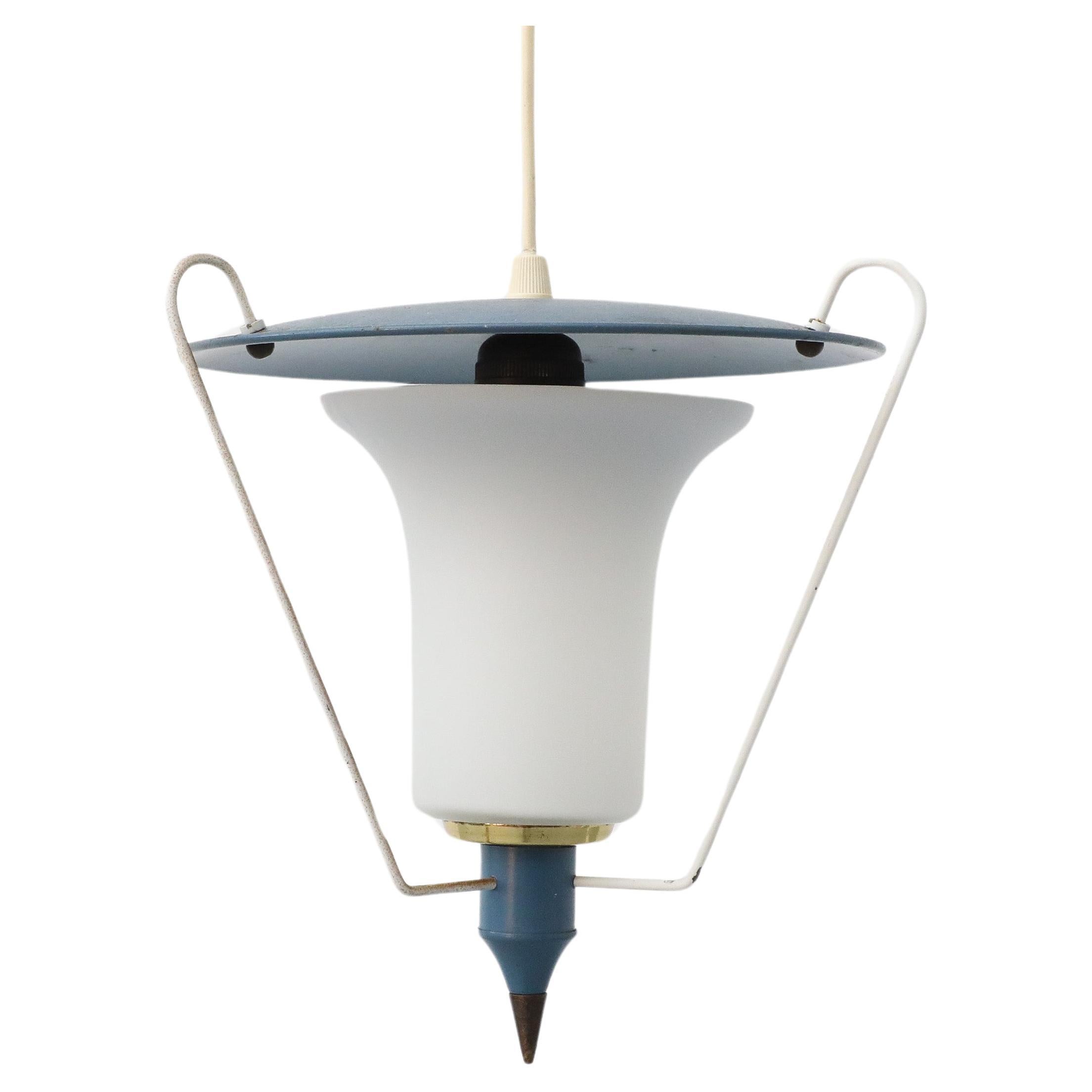 Philips Pendelleuchte „Lantern“ aus Milchglas in Blau und Messing von Louis Kalff, 1950er Jahre