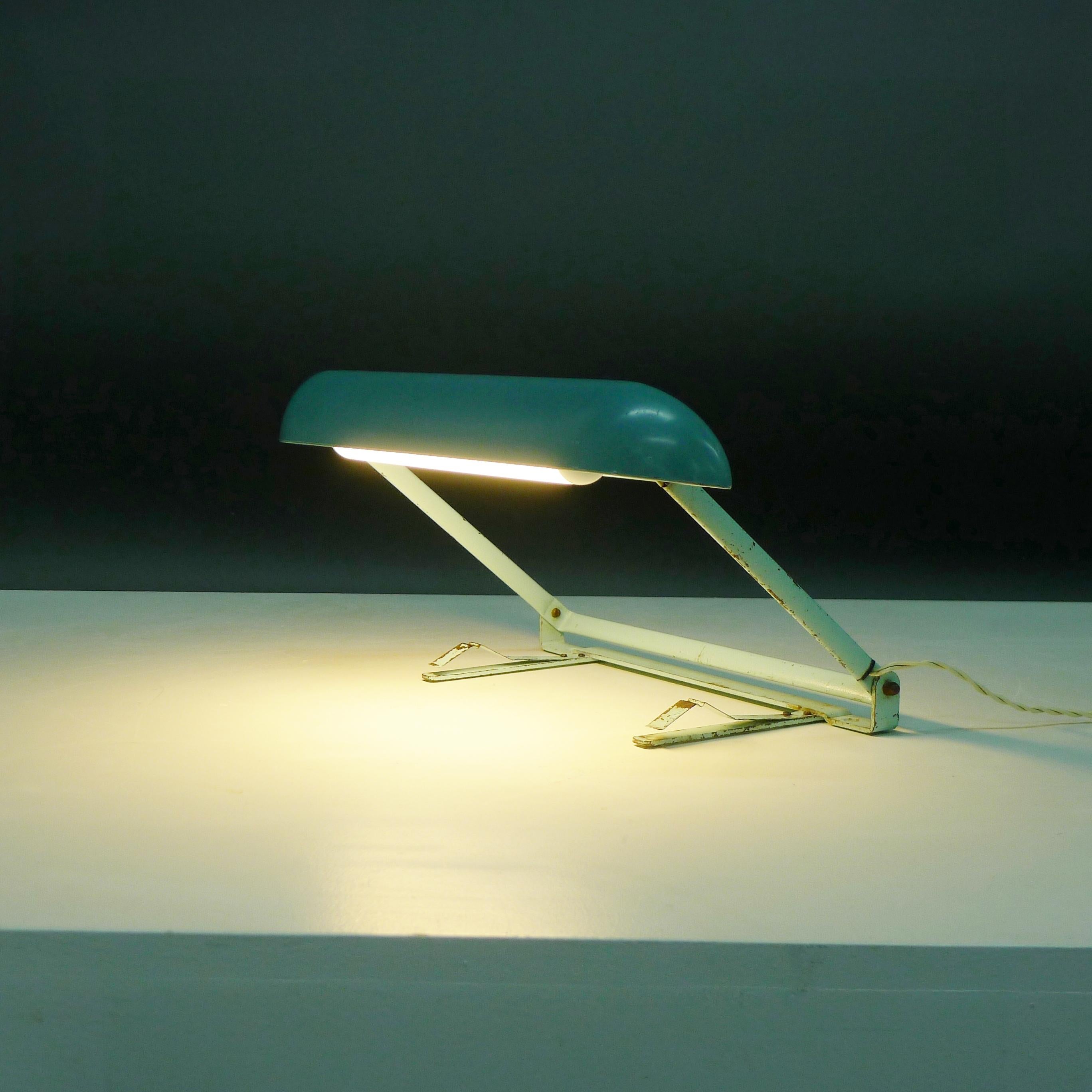 Philips Bakelite Desk Lamp, design attributed to Charlotte Perriand, 1950s In Fair Condition For Sale In Wargrave, Berkshire