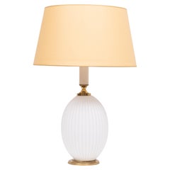 Philips Milchglas-Tischlampe, gerippt, Design Louis Kalff  1950s