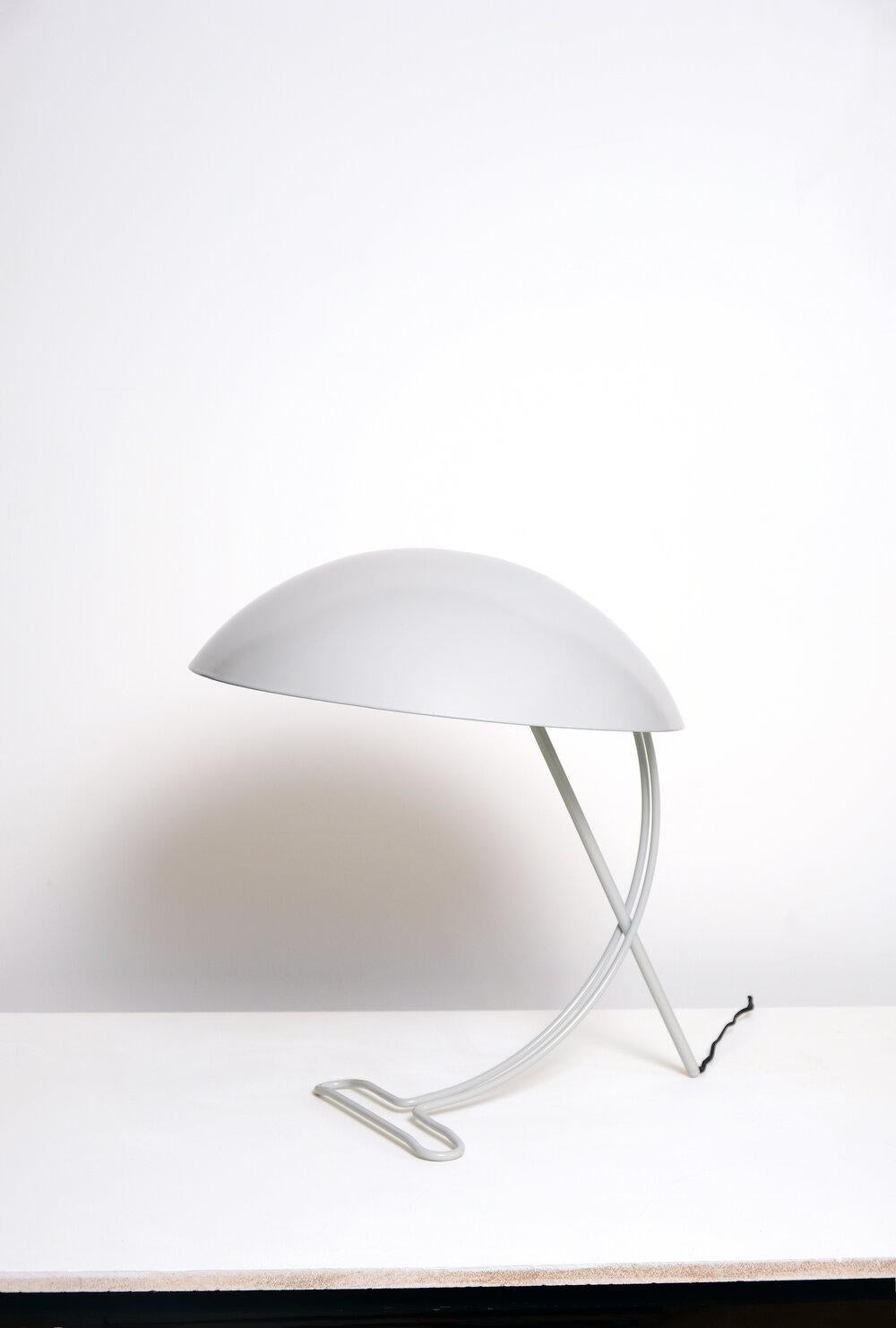 Re-edition of Louis Kalff’s 1957 iconic desk lamp. Built in LED bulb.

NEW WITHOUT BOX.