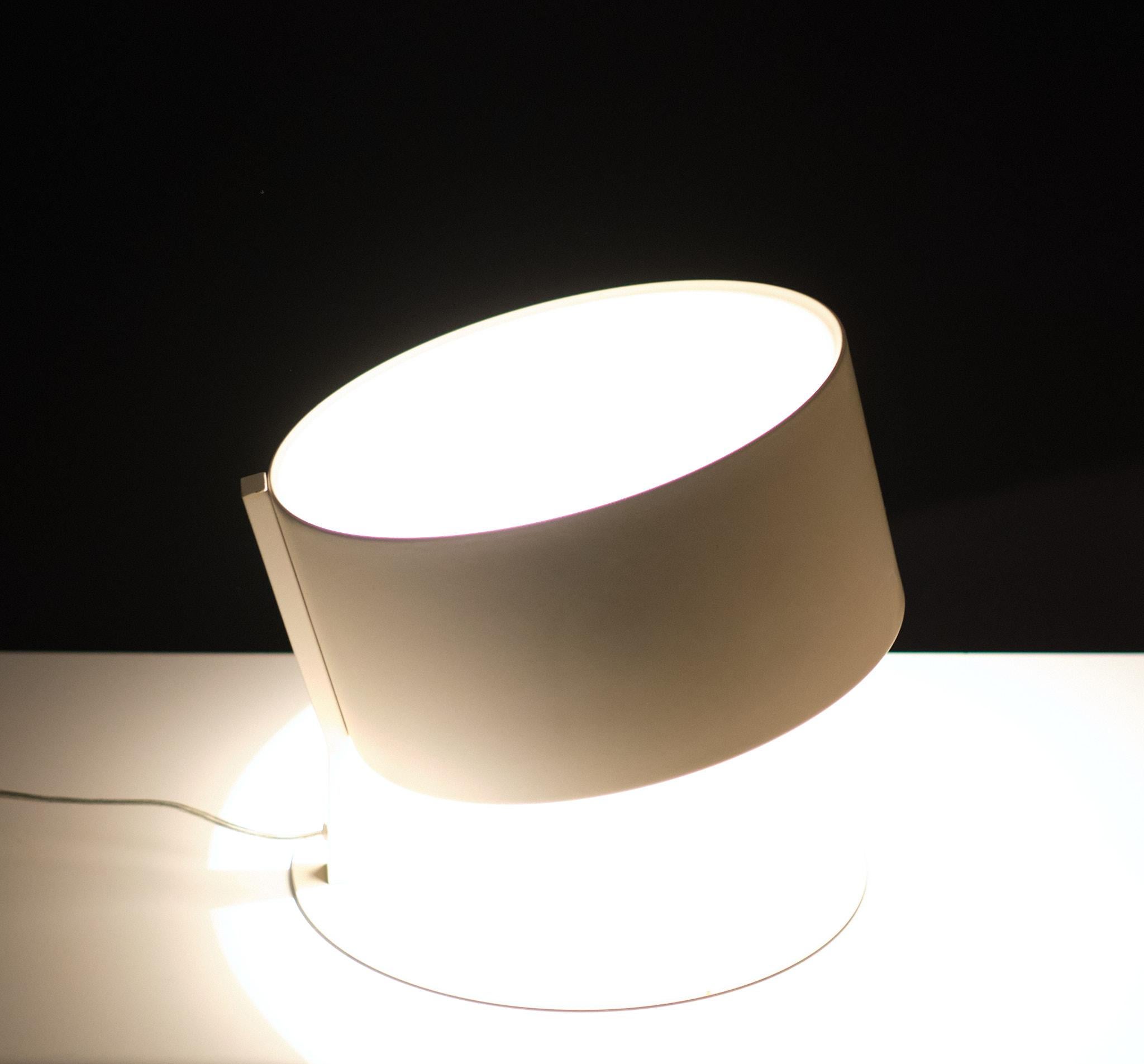 Philips  Lampe de table Modèle LIRIO   en vente 4