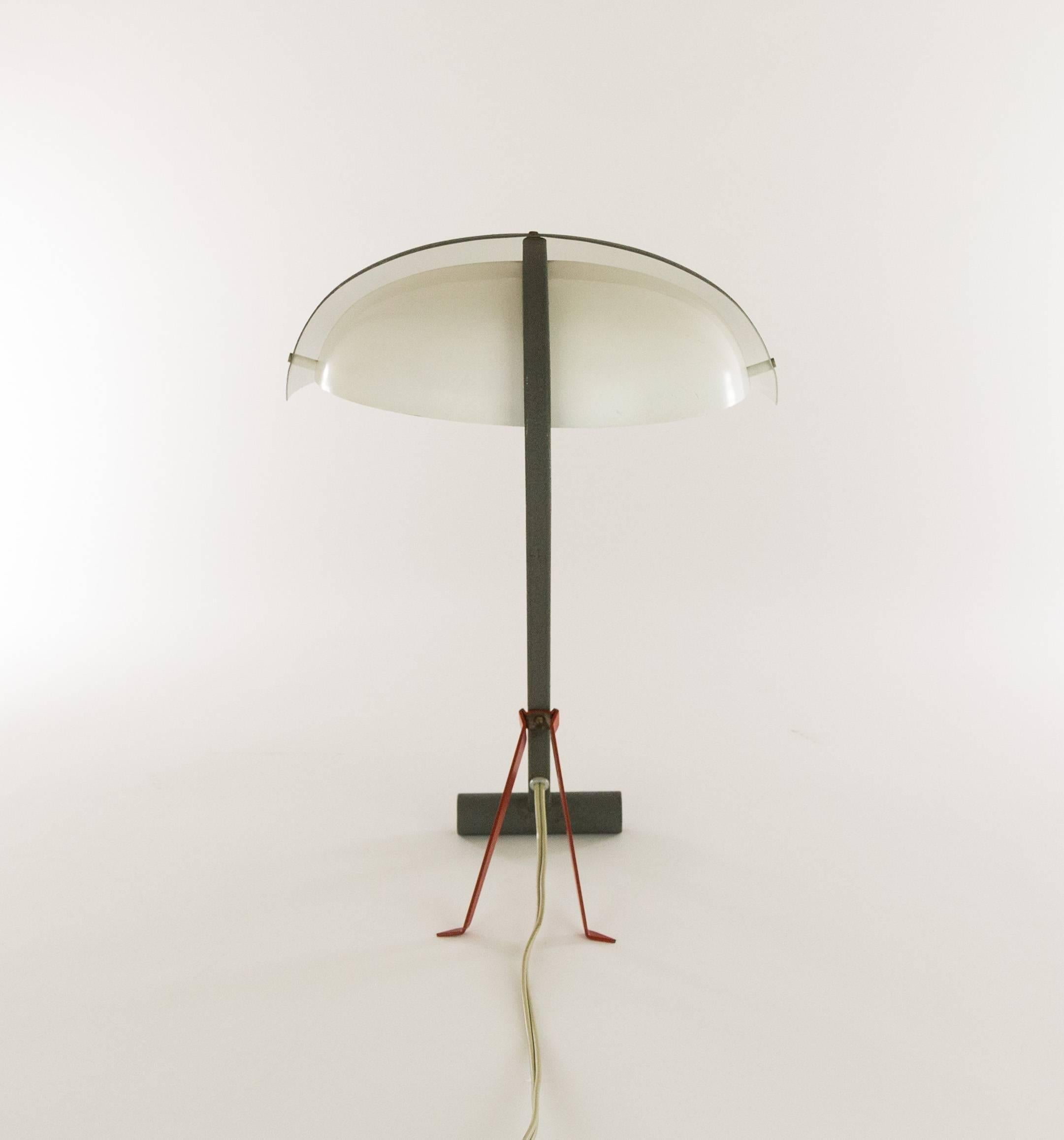 Lampe de table Philips modèle NX 110 par Louis Kalff, années 1950 Bon état - En vente à Rotterdam, NL