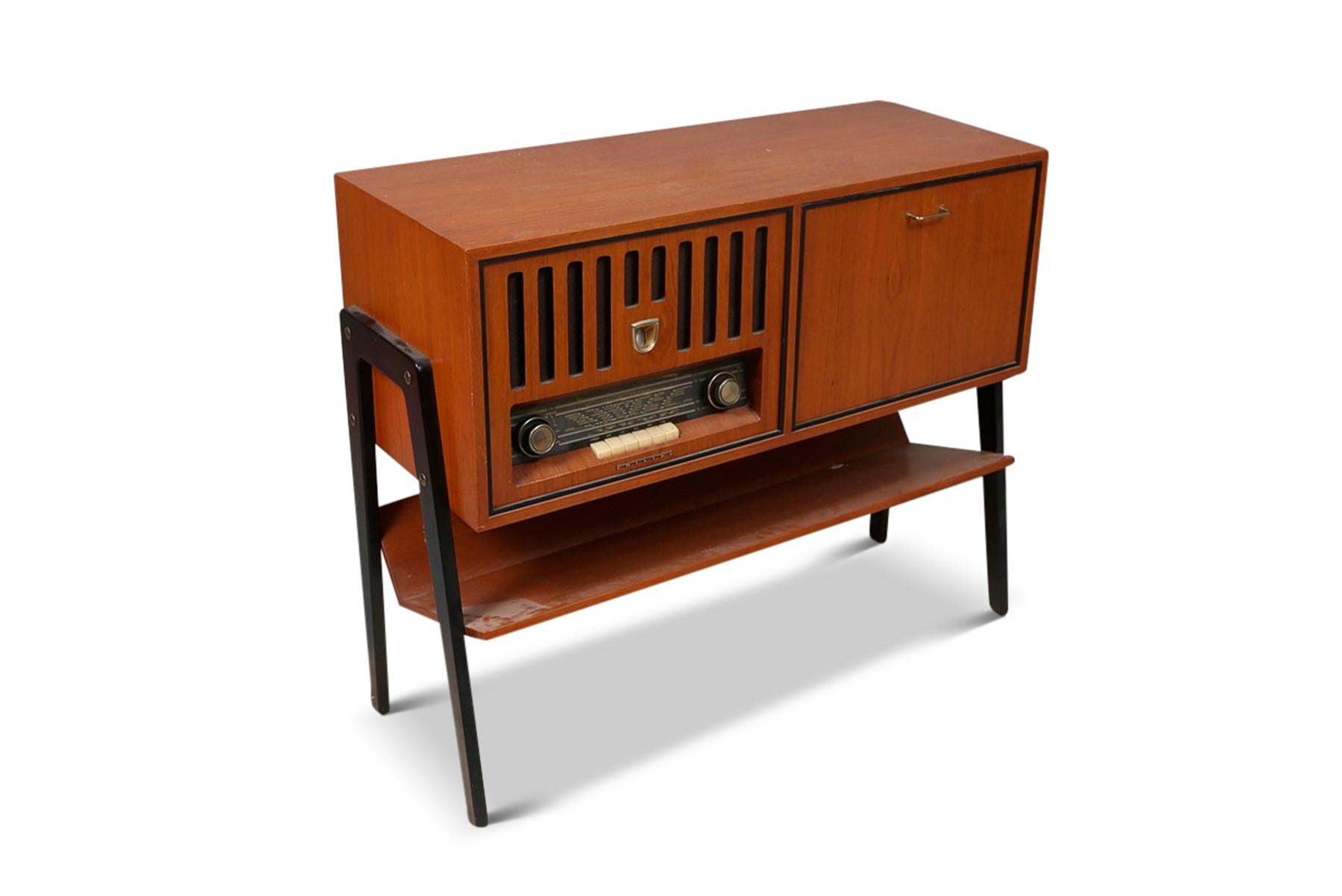 Philips Type FS 665 a Record Console in Teak In Good Condition For Sale In Berkeley, CA