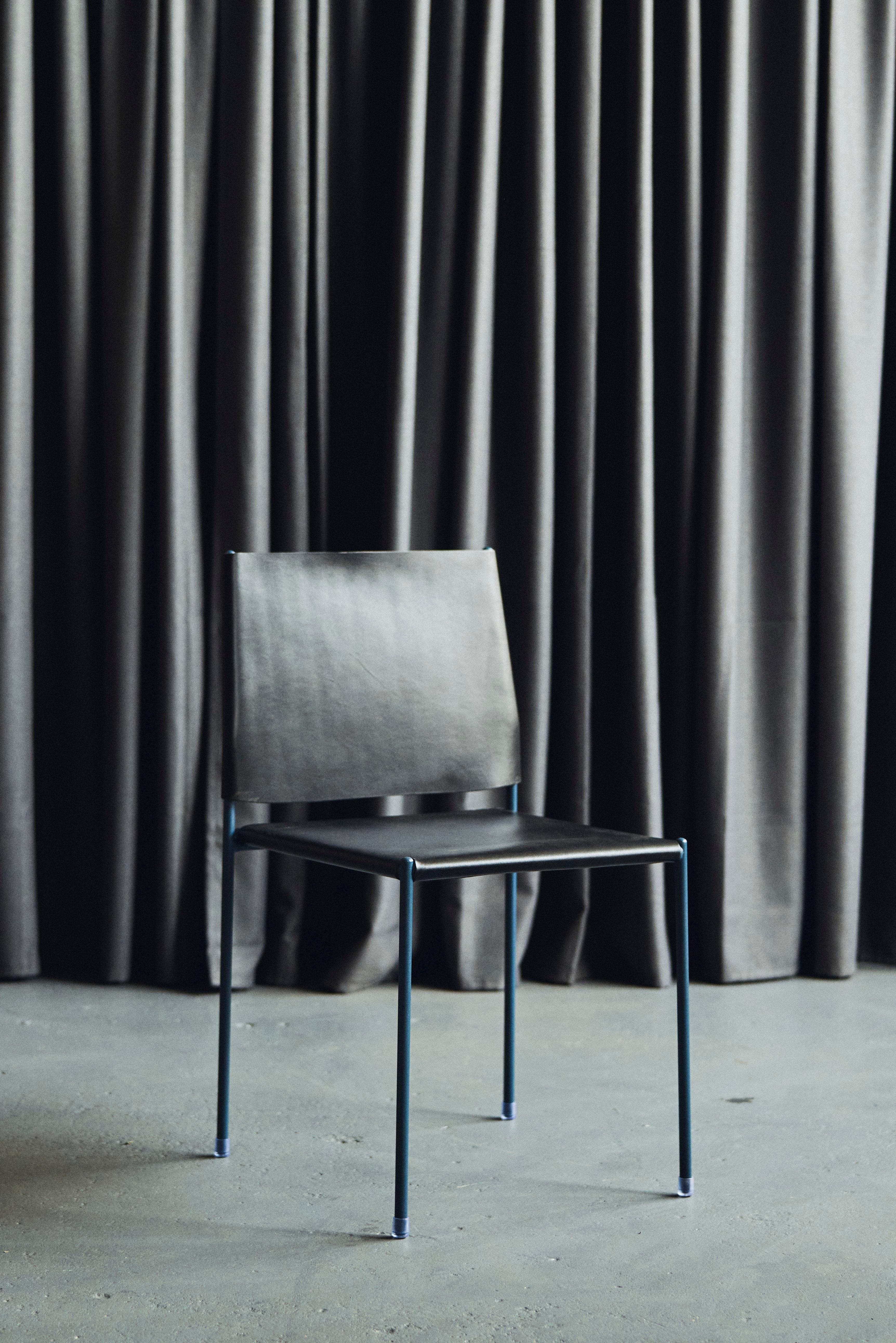 Phillip Adams: Stuhl „Stuhl (21. Jahrhundert und zeitgenössisch) im Angebot
