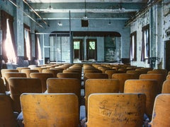 "Auditorium - North Brother Island, 1975" Foto aus Islands of New York