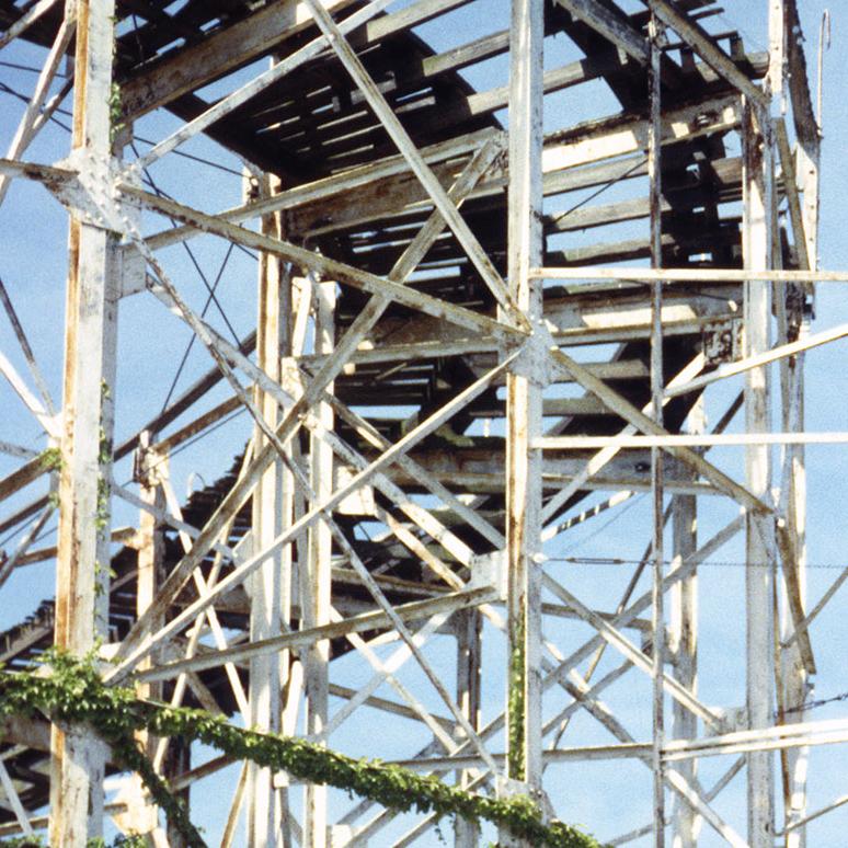 Thunderbolt-Schild, Coney Island (Zeitgenössisch), Photograph, von Phillip Buehler