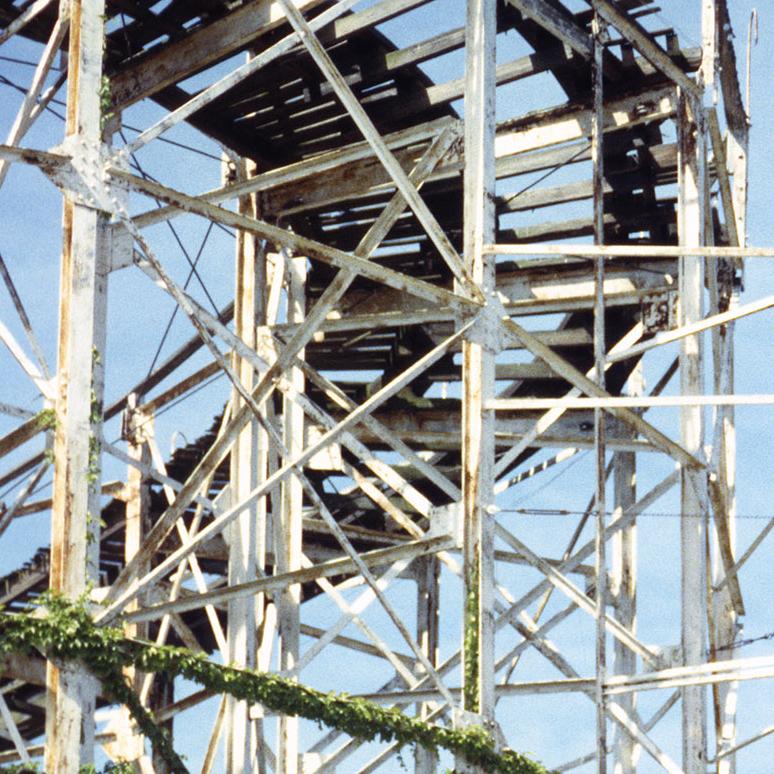 Panneau Thunderbolt, Coney Island - Contemporain Photograph par Phillip Buehler