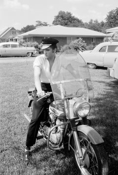 Elvis Presley en su motocicleta 1956 Edición limitada sellada por el Estado