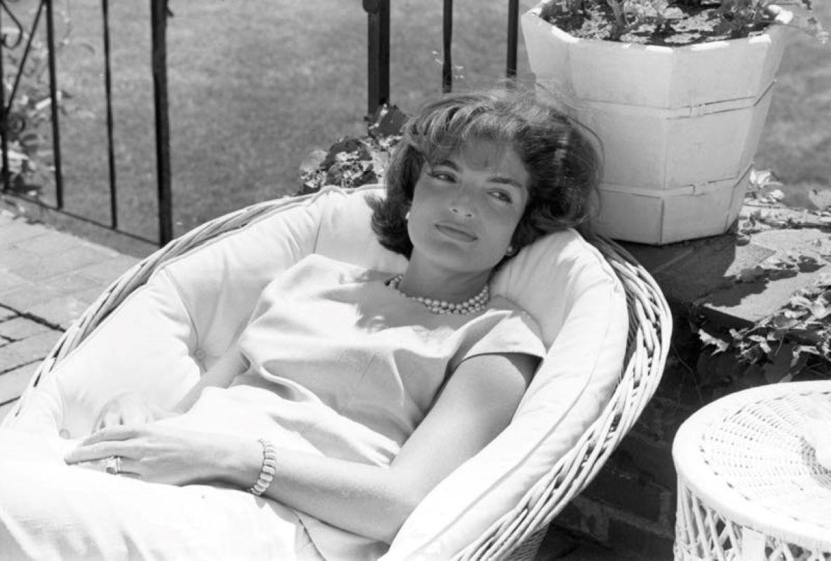 Phillip Harrington Portrait Photograph – Kennedy (1956): „Stoneboard“