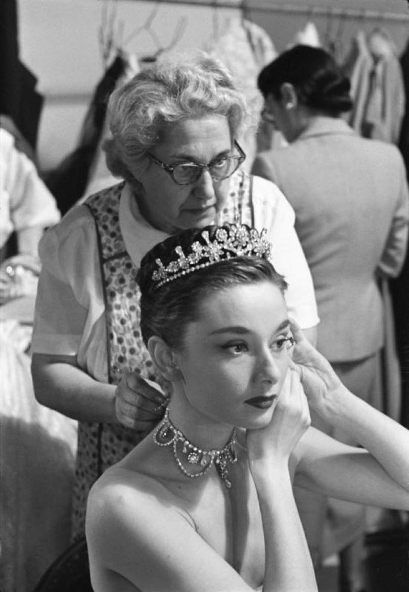 Portrait Photograph Phillip Harrington - La princesse Audrey (1953) Tirage gélatino-argentique à tirage limité