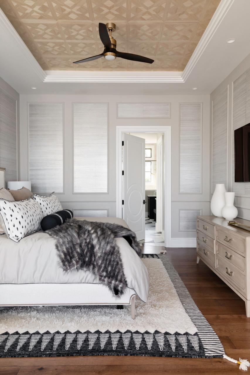 Phillip Jeffries Palazzo Pine Portico Wood Veneer Wallcovering, Japan. In New Condition For Sale In Brooklyn, NY
