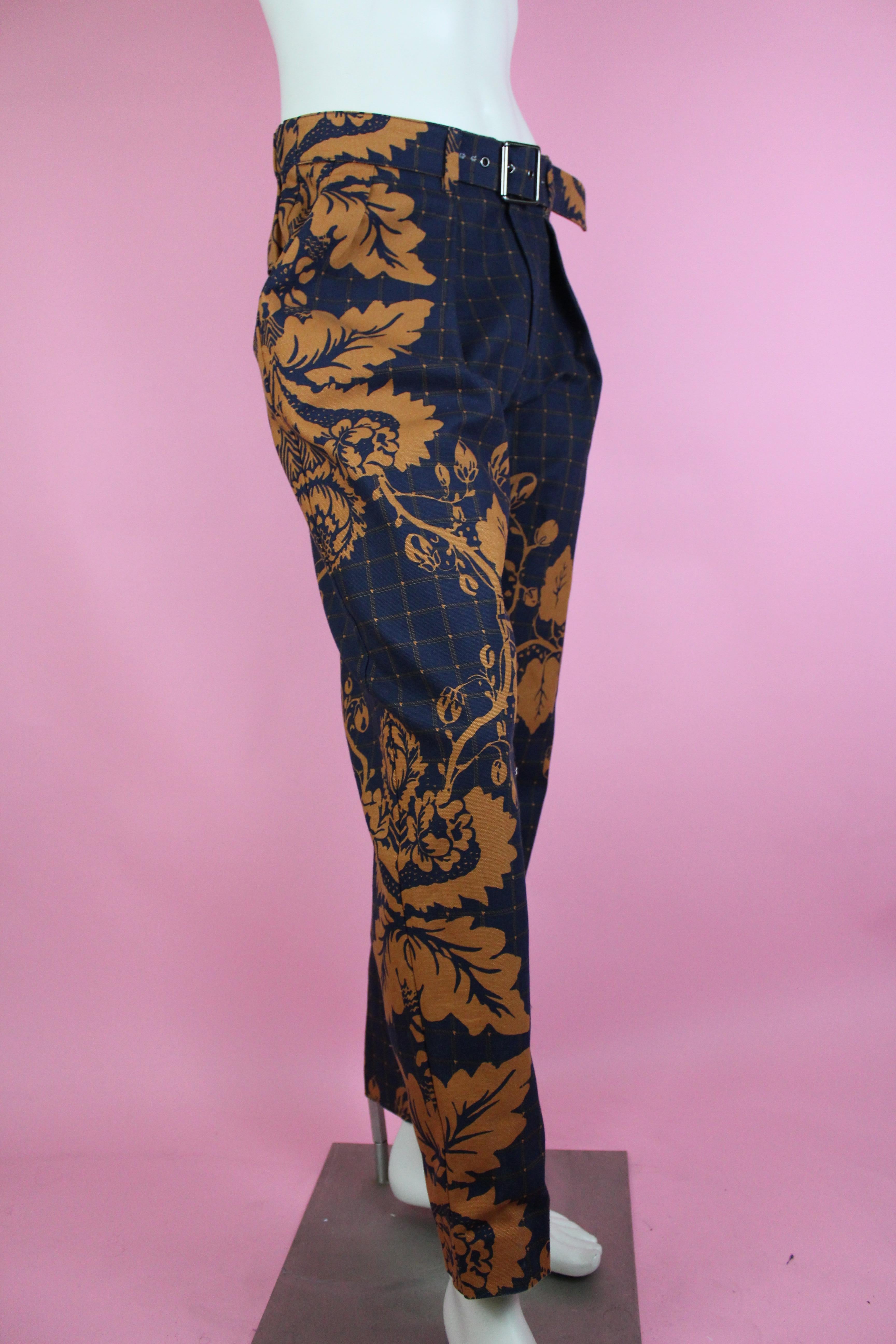 -Phillip Lim floral pants in cotton
-Made of 100% cotton, from Spring Summer 2007
-Have a belt sewn on to waist to tighten and a hook with zipper. 

Approximate Measurements 
-Waist: 32