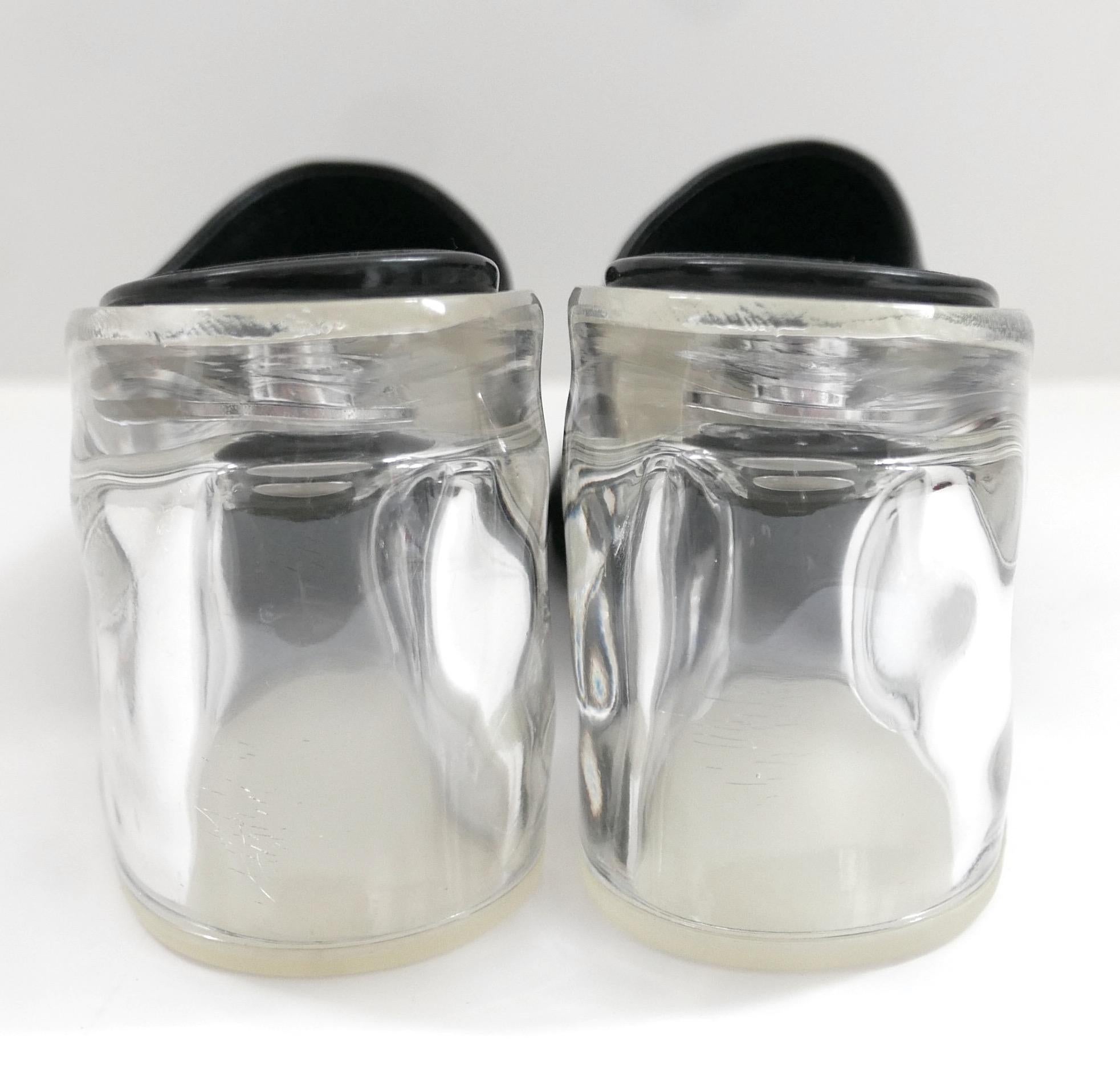 Impresionantes mules de tacón de plexi Phillip Lim de archivo - comprados por 650 £ y sin estrenar con bolsa guardapolvo. Tienen la parte superior/plantilla de suave piel negra y tacones super gruesos de resina transparente efecto hielo. Talla