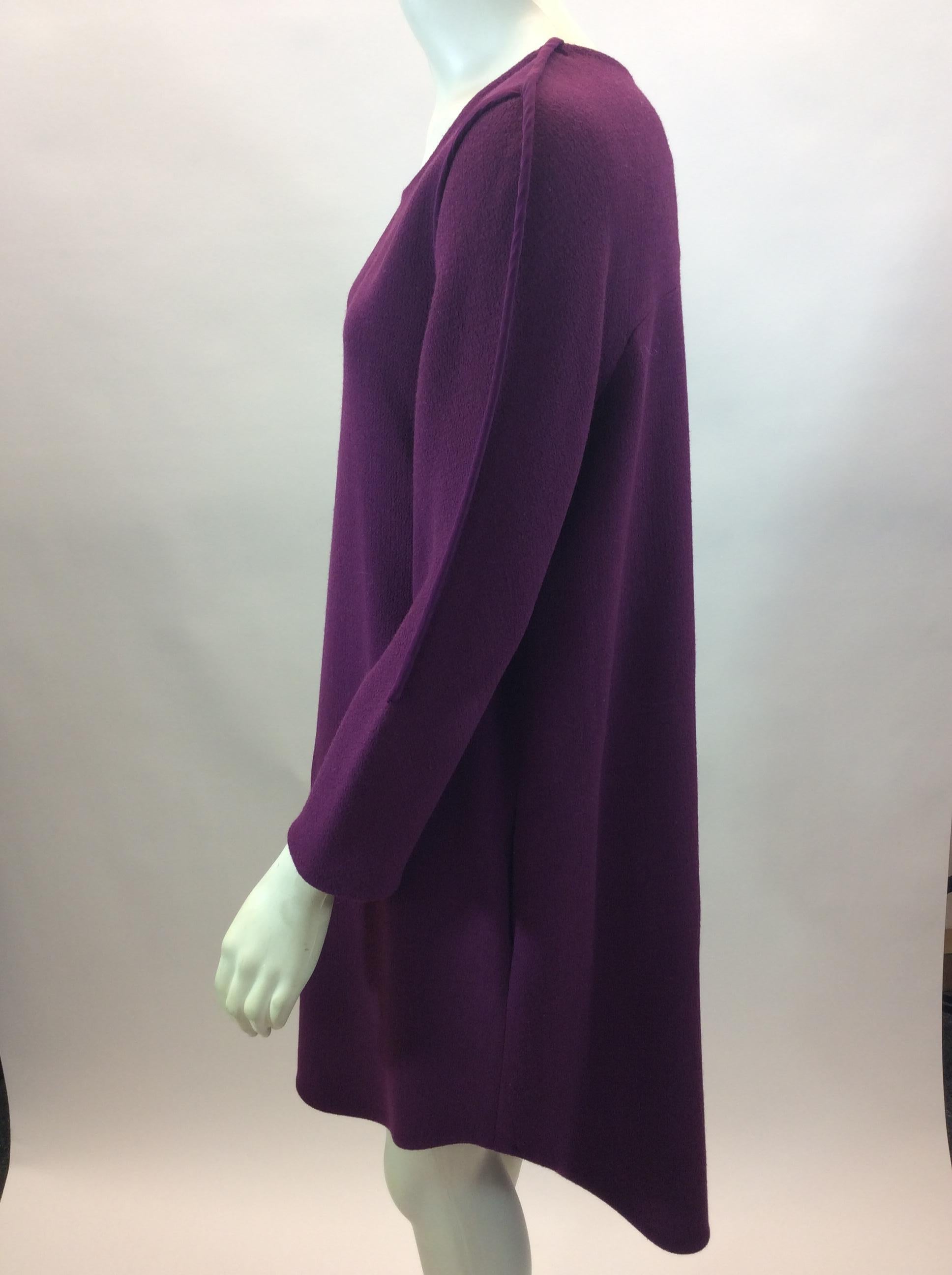 Phillip Lim Purple Wool Dress
$250
Made in China
80% wool, 20% polyamide
Size 4
Length 34