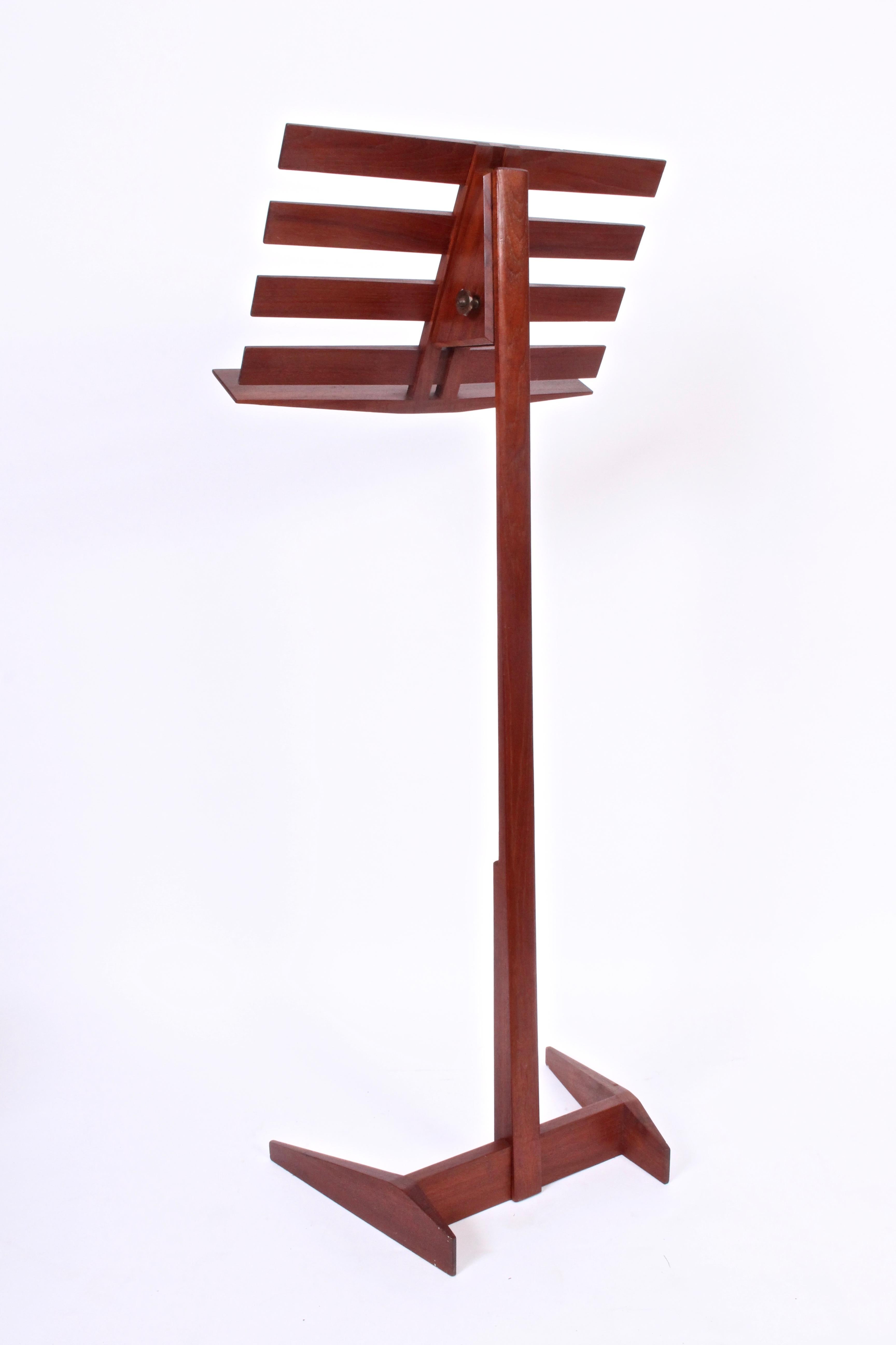 American Craftsman Phillip Lloyd Powell Craft Movement Ajustable Walnut Music Stand, Easel (chevalet) en vente