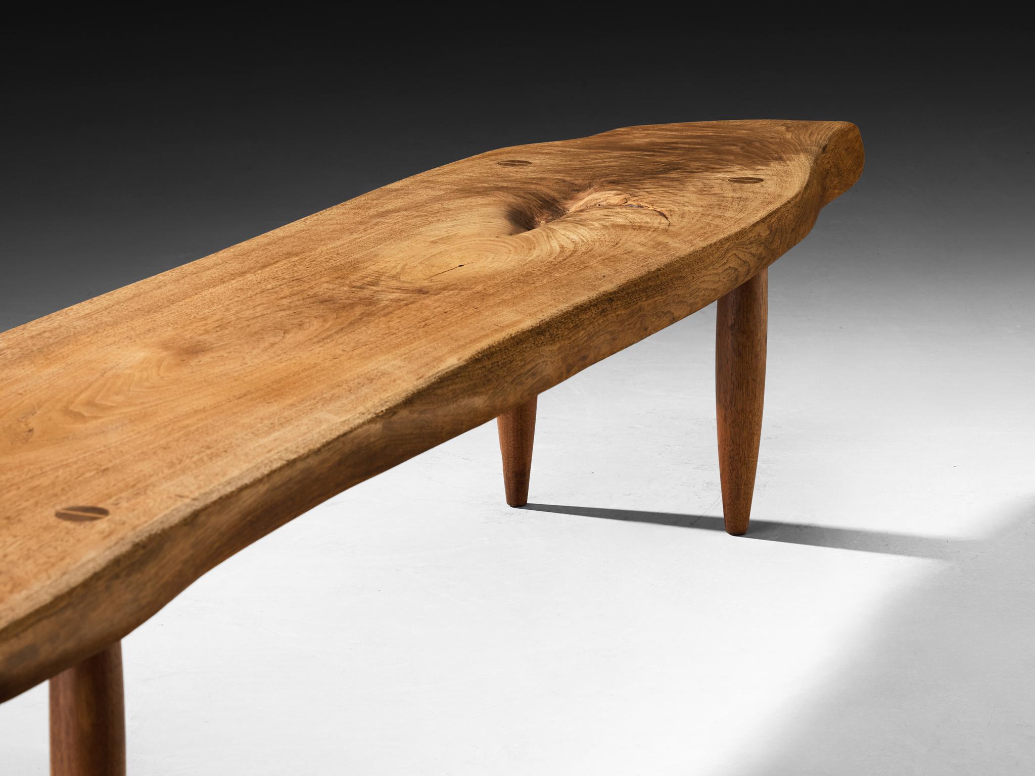 Mid-Century Modern Phillip Lloyd Powell Table basse longue ou banc en noyer massif en vente