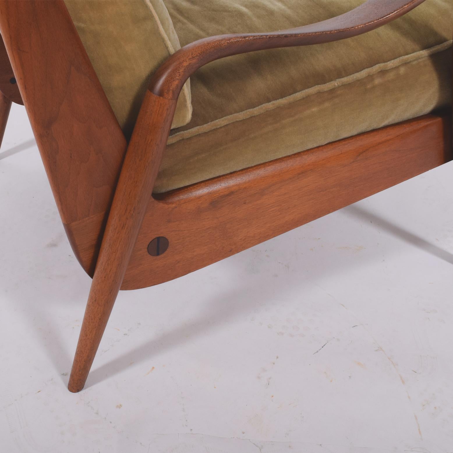 Walnut Phillip Lloyd Powell 'New Hope' Lounge Chair