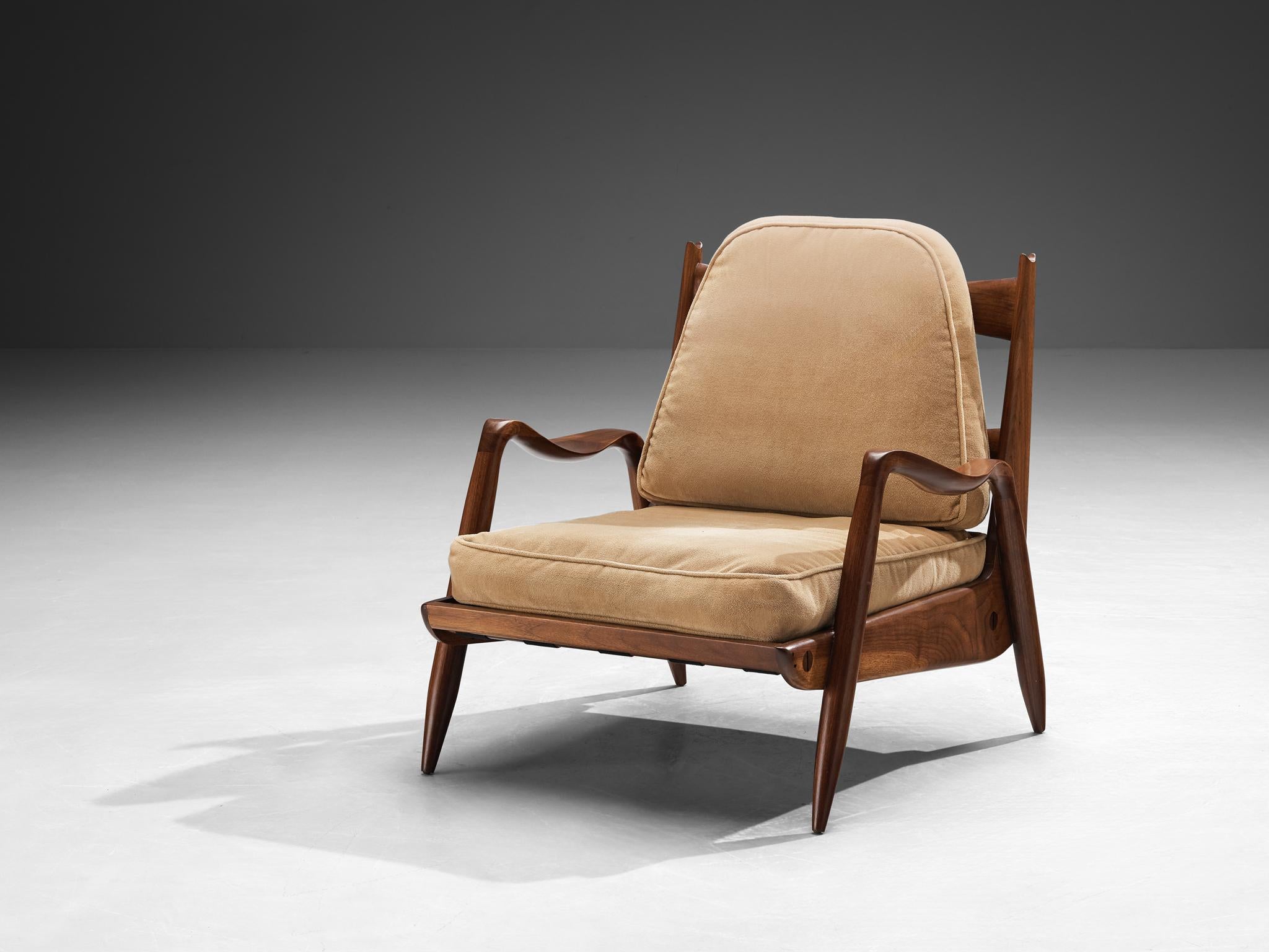 Phillip Lloyd Powell 'New Hope' Lounge Chair in American Walnut In Good Condition In Waalwijk, NL