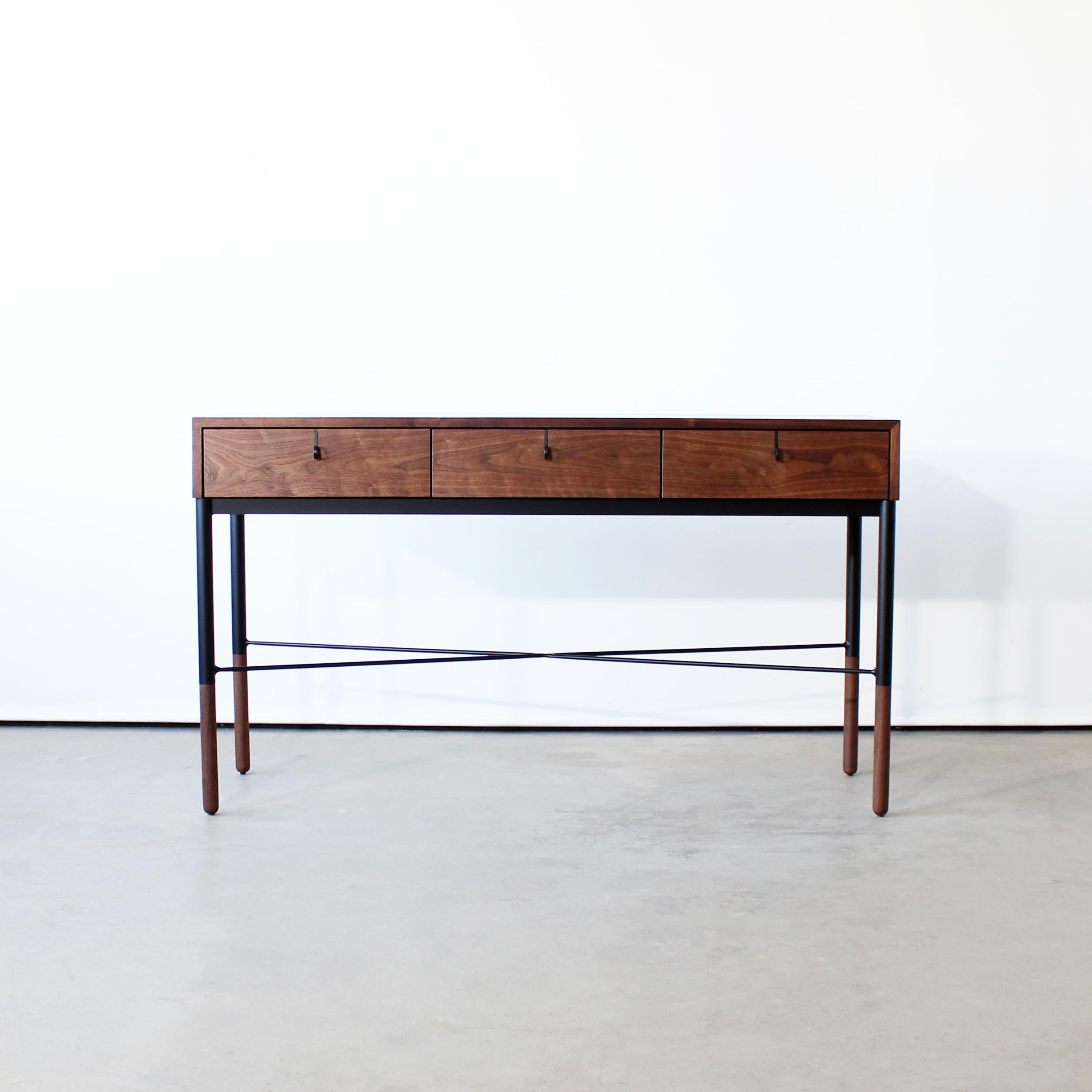 Moderne Table console ou table d'entrée moderne Phillip en vente