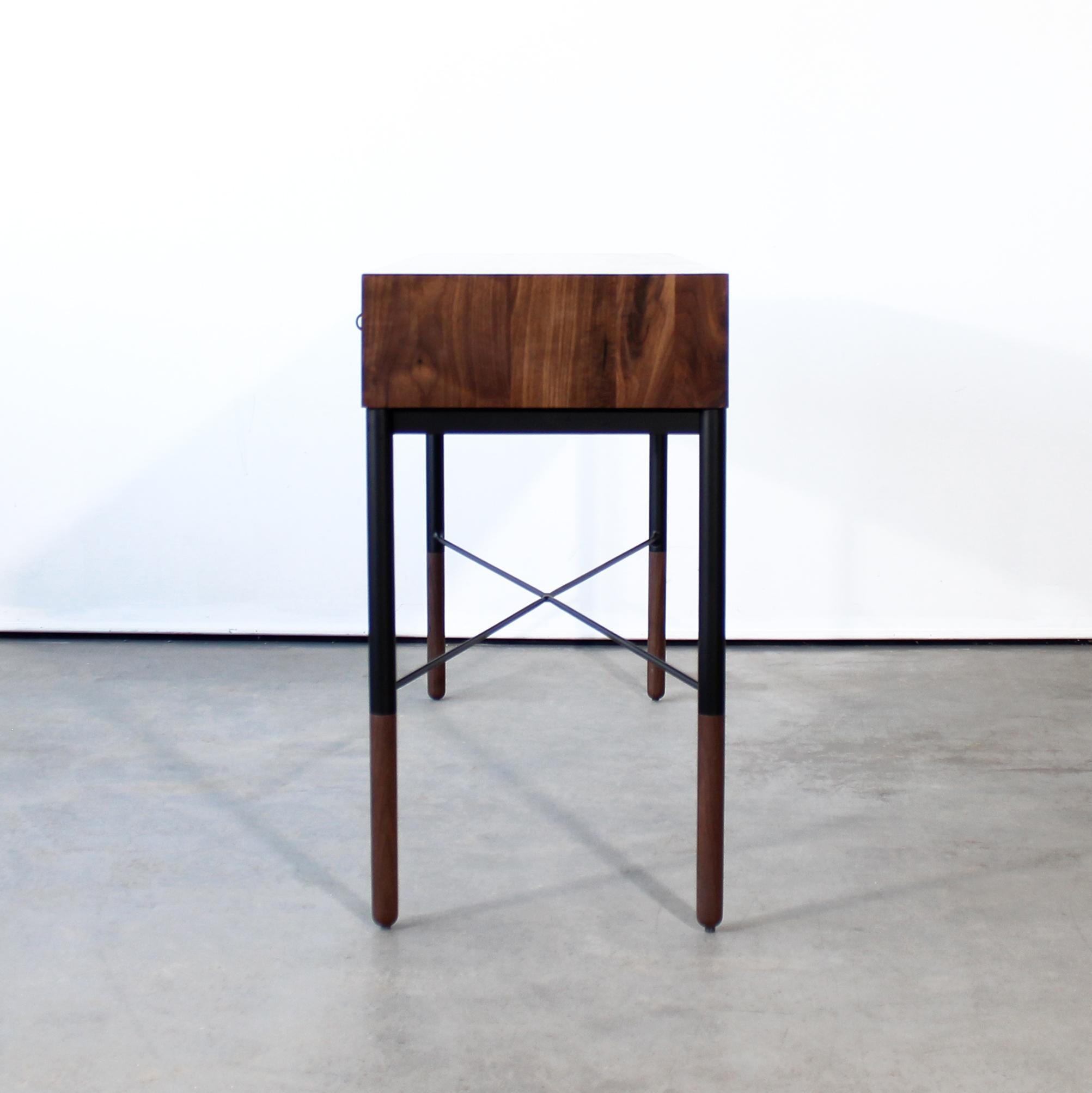 Travail du bois Table console ou table d'entrée moderne Phillip en vente