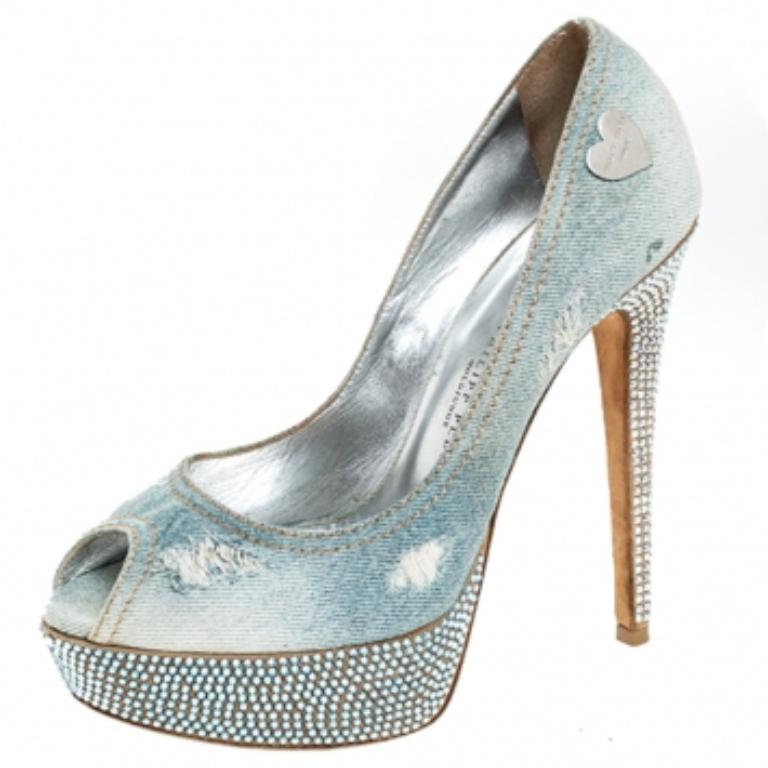 Phillip Plein Crystal Embellish Distressed Denim Peep Toe Platform Pumps Size 39 Excellent état - En vente à Dubai, Al Qouz 2