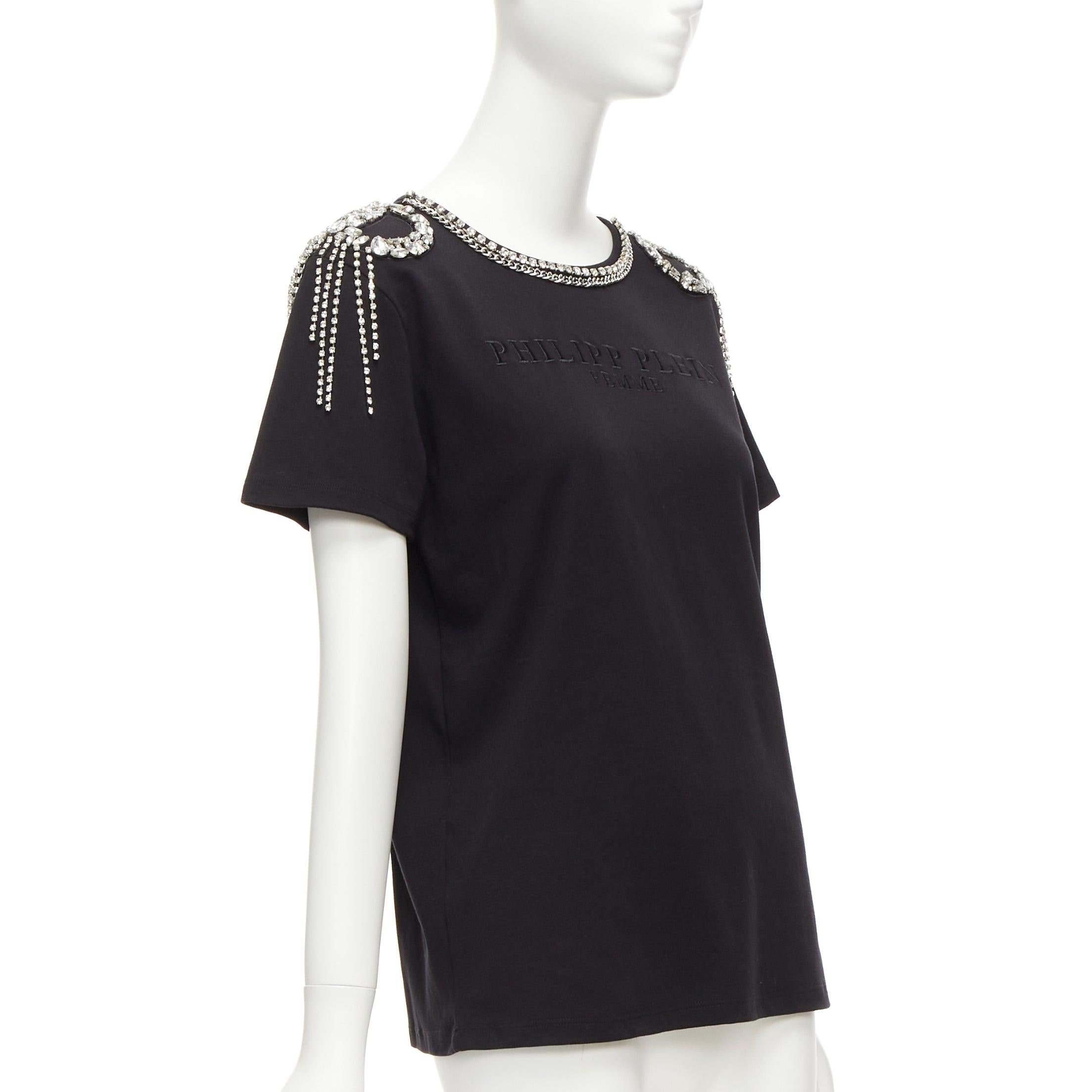PHILLIP PLEIN FEMME black logo embroidery clear crystal fringe embellished tshirt XS
Reference: AAWC/A00744
Brand: Phillip Plein
Collection: FEMME
Material: Cotton
Color: Black
Pattern: Solid
Closure: Slip On
Extra Details: PP logo tag at back.
Made