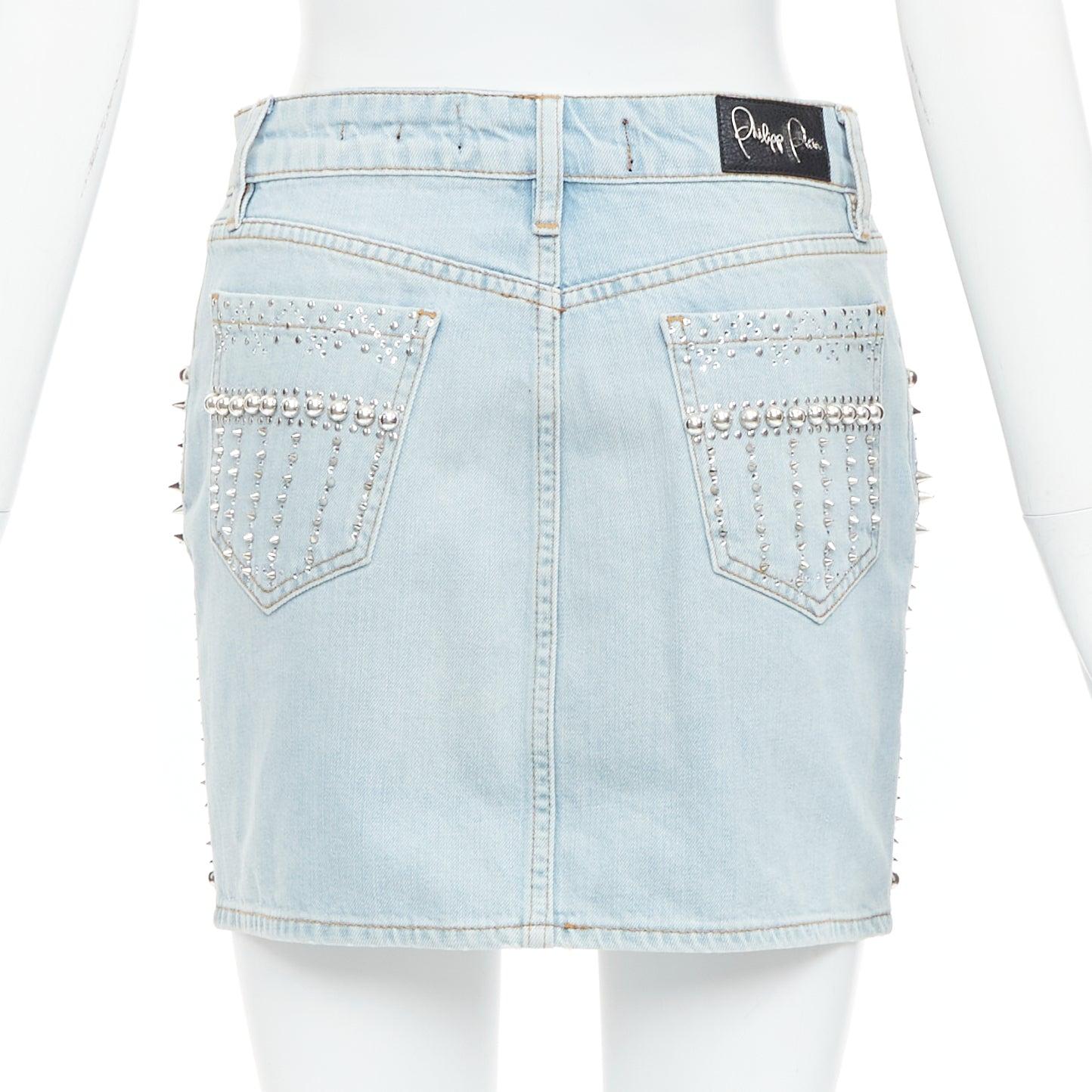 Jupe PHILLIP PLEIN neuve en coton bleu avec clous et fermeture éclair sur le devant 25 po. Pour femmes en vente
