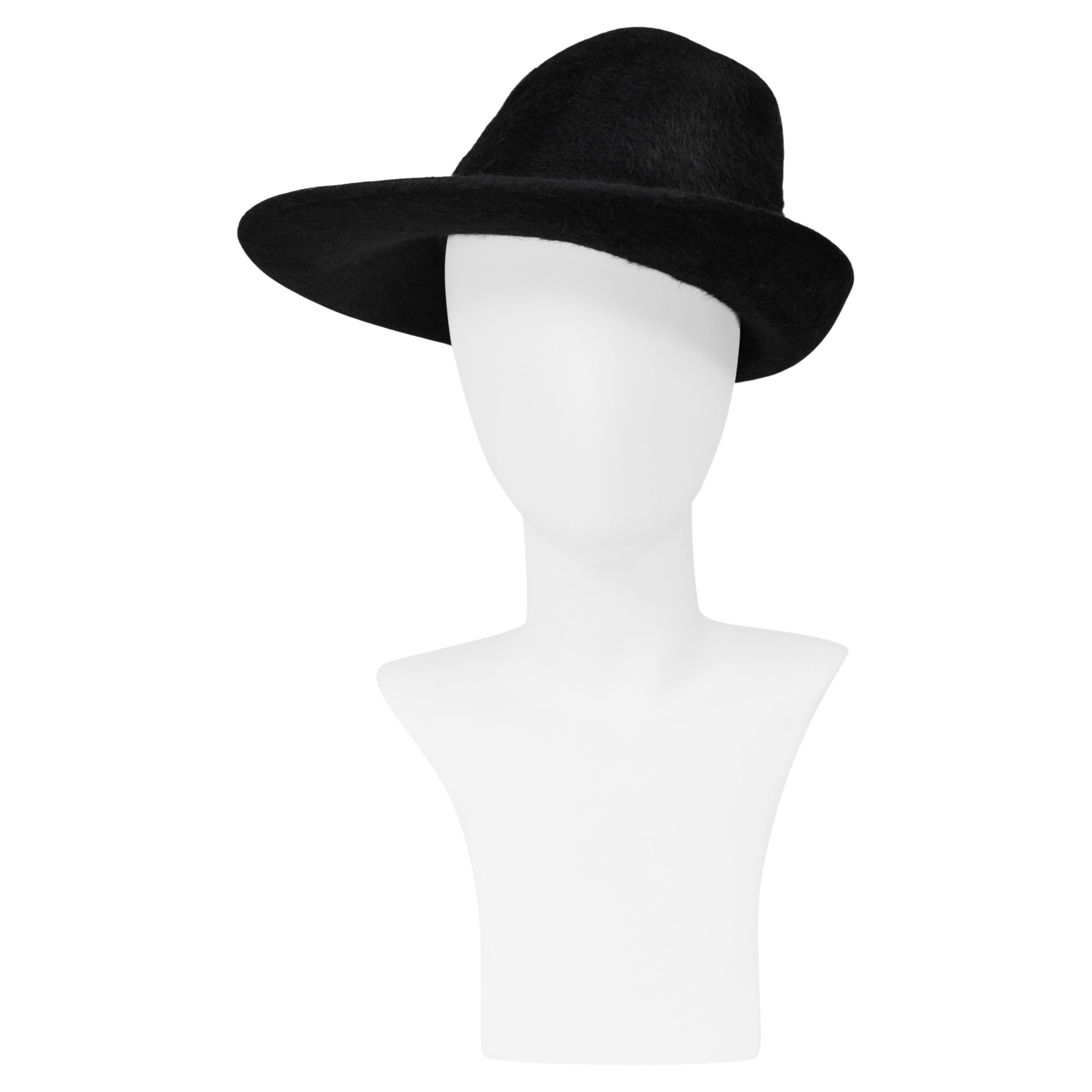 Cappello asimmetrico a fantasia nera Phillip Treacy