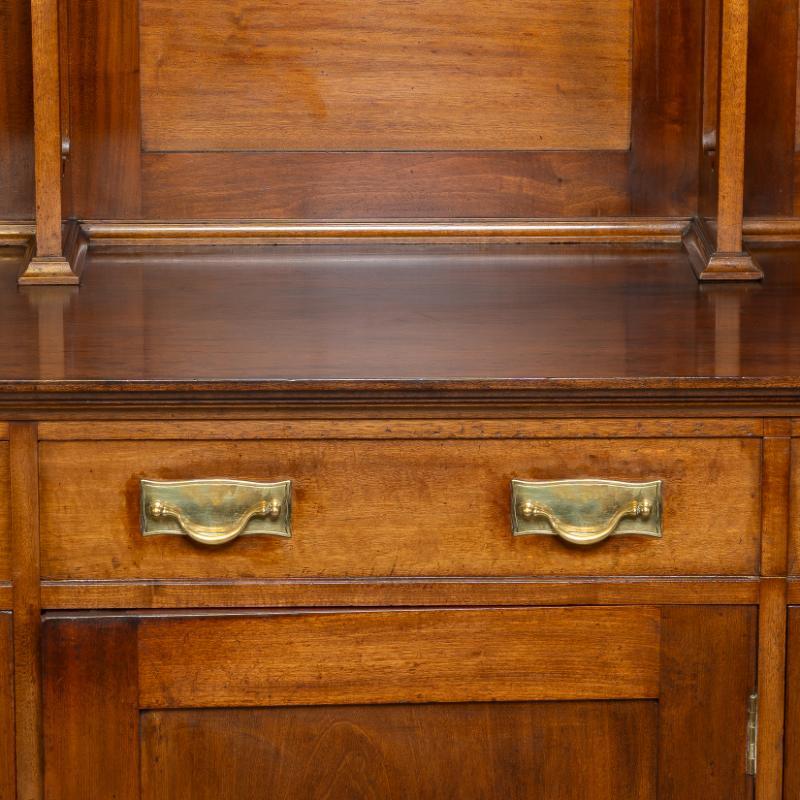 Phillips Webb Arts & Crafts Nussbaum Kommode Sideboard, Aesthetic Movement, Morris (Handgefertigt) im Angebot