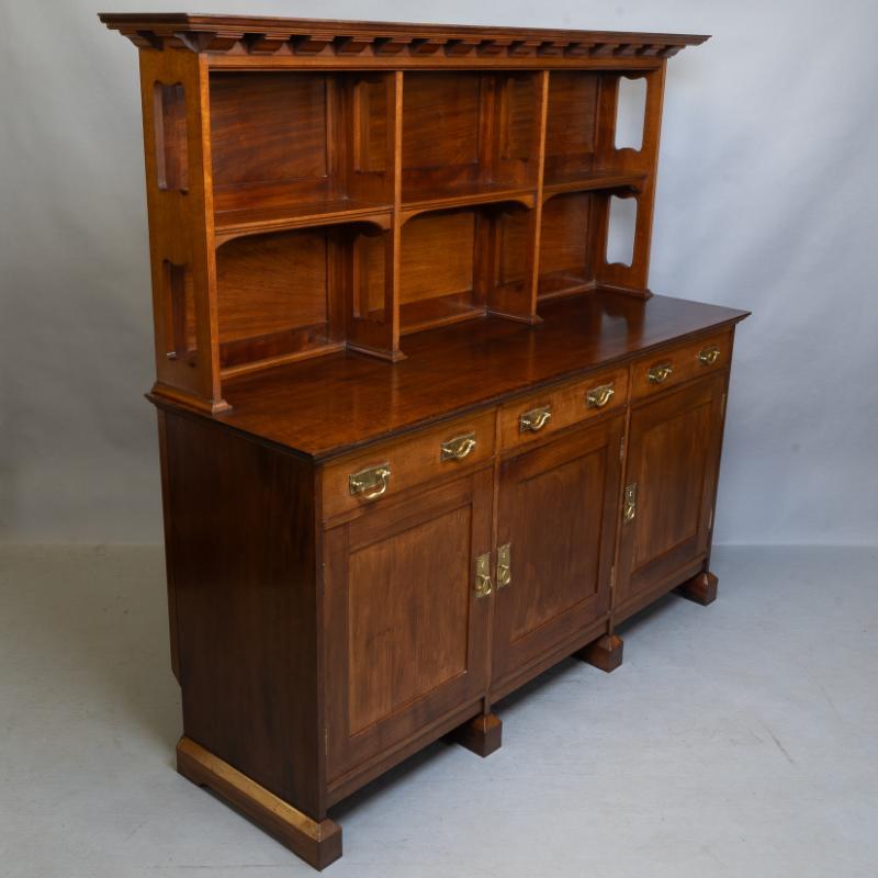 Phillips Webb Arts & Crafts Nussbaum Kommode Sideboard, Aesthetic Movement, Morris (Messing) im Angebot