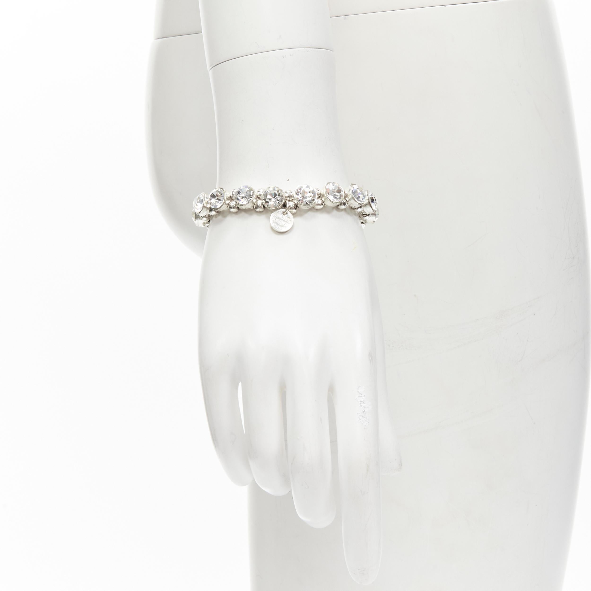 PHILLIPE AUDIBERT bracciale elastico in argento con perline di cristallo rotonde e catena
Riferimento: ANWU/A00289
Marchio: Phillipe Audibert
Materiale: Metallo
Colore: Argento
Chiusura: elastica
Dettagli extra: Targhetta con logo del