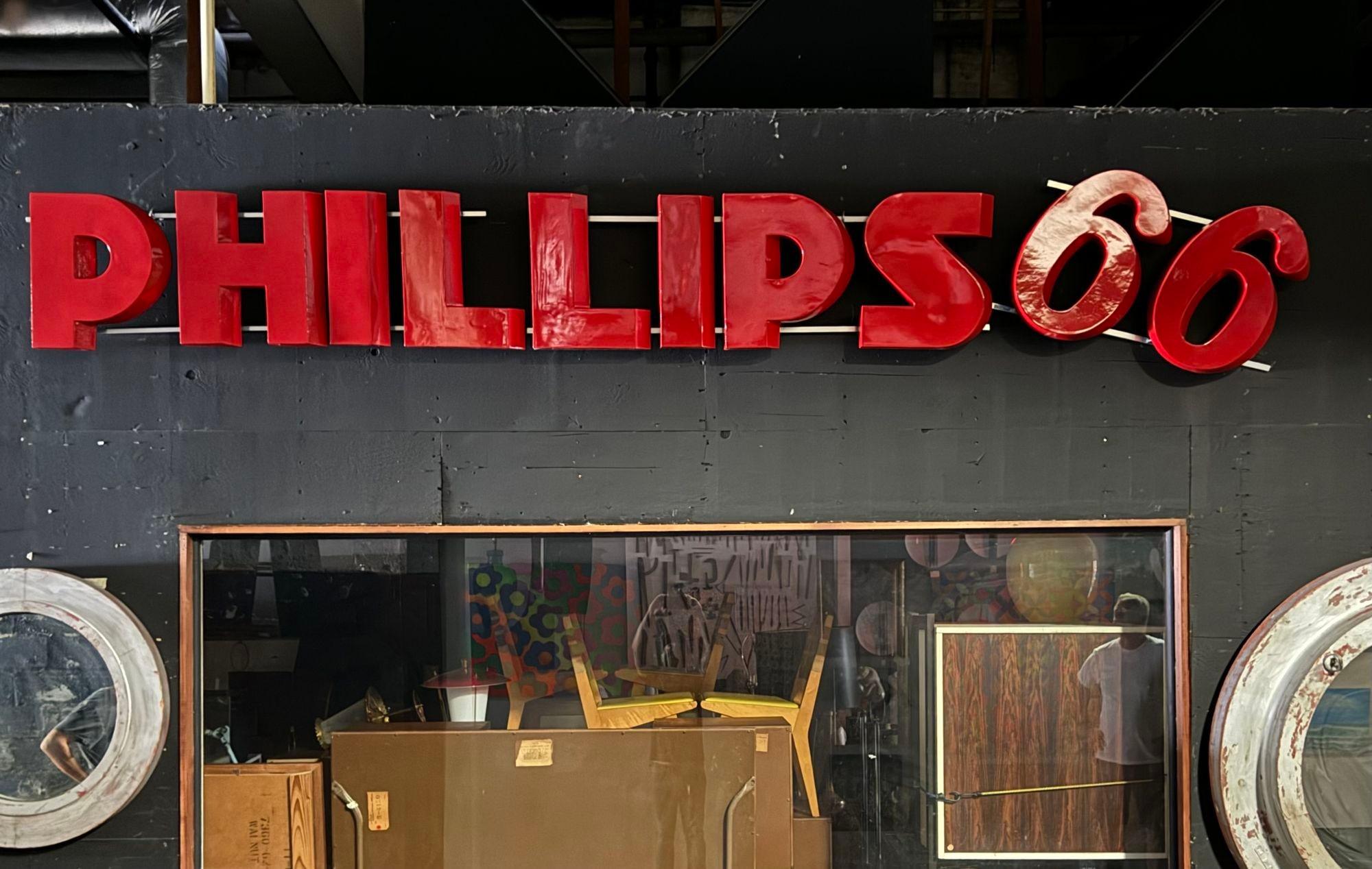 Phillips 66 Guss-Aluminium-Gas-Schild (Mitte des 20. Jahrhunderts) im Angebot