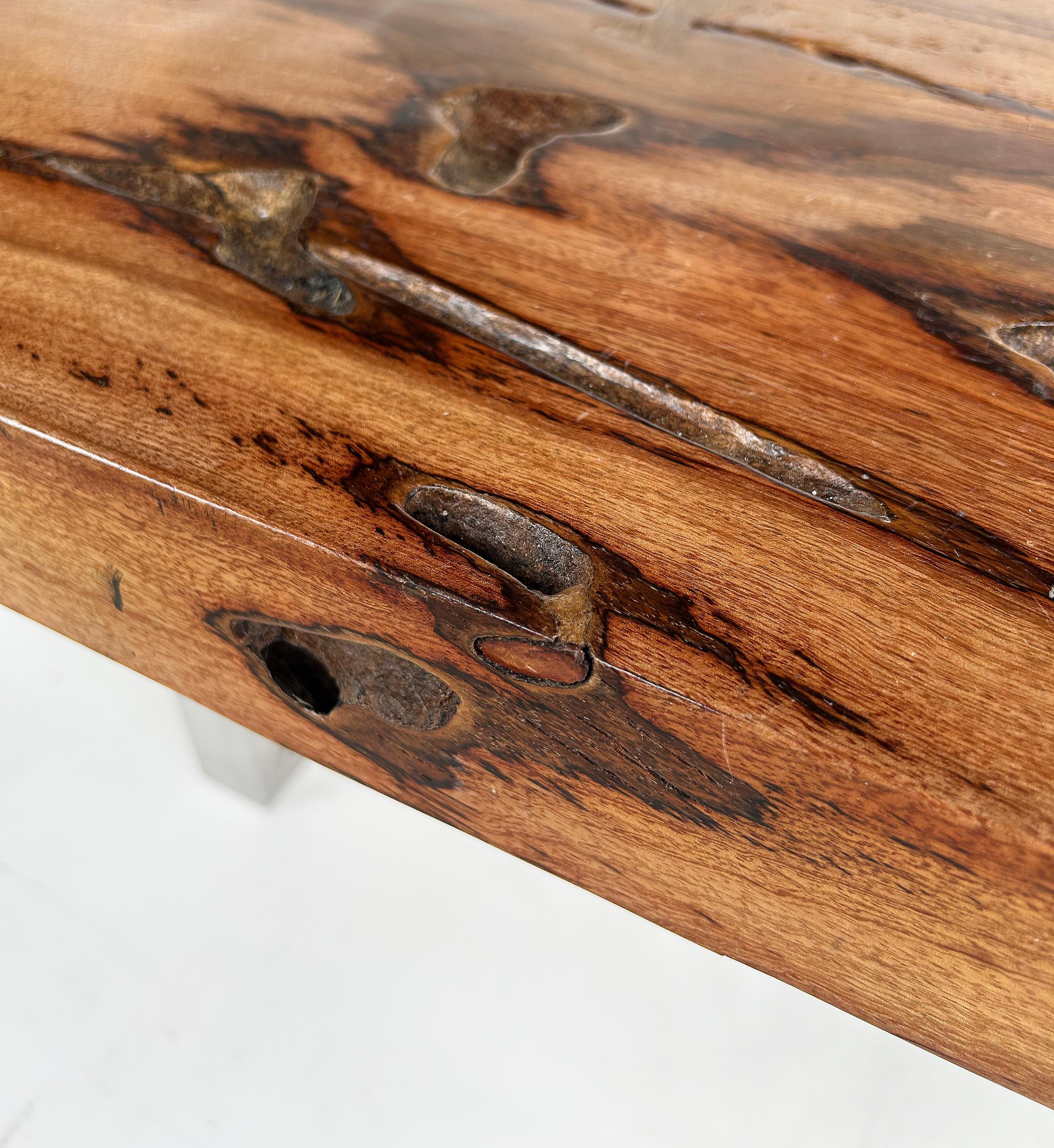 Collection Phillipsal Table de salle à manger Organic Modern Origins, Live Edge Solid Wood Bon état - En vente à Miami, FL