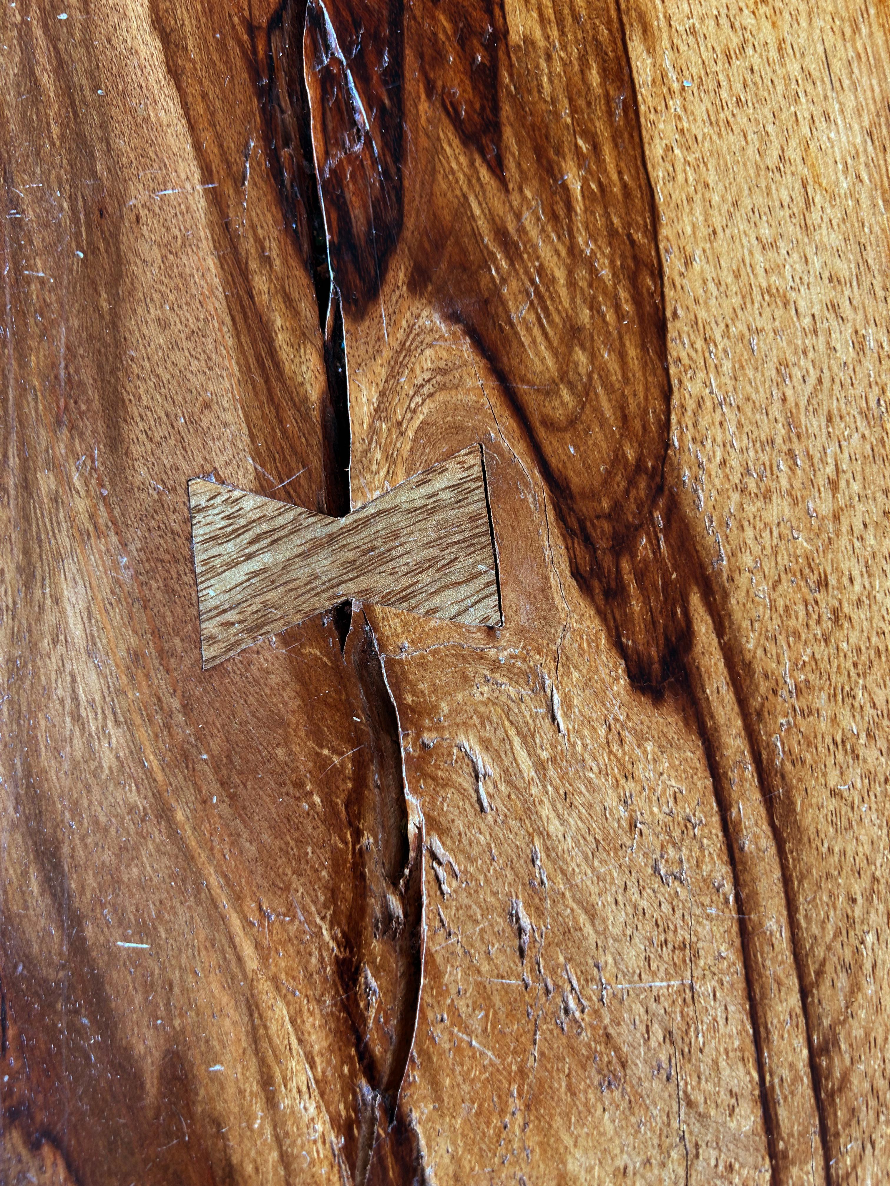 Collection Phillipsal Table de salle à manger Organic Modern Origins, Live Edge Solid Wood en vente 1