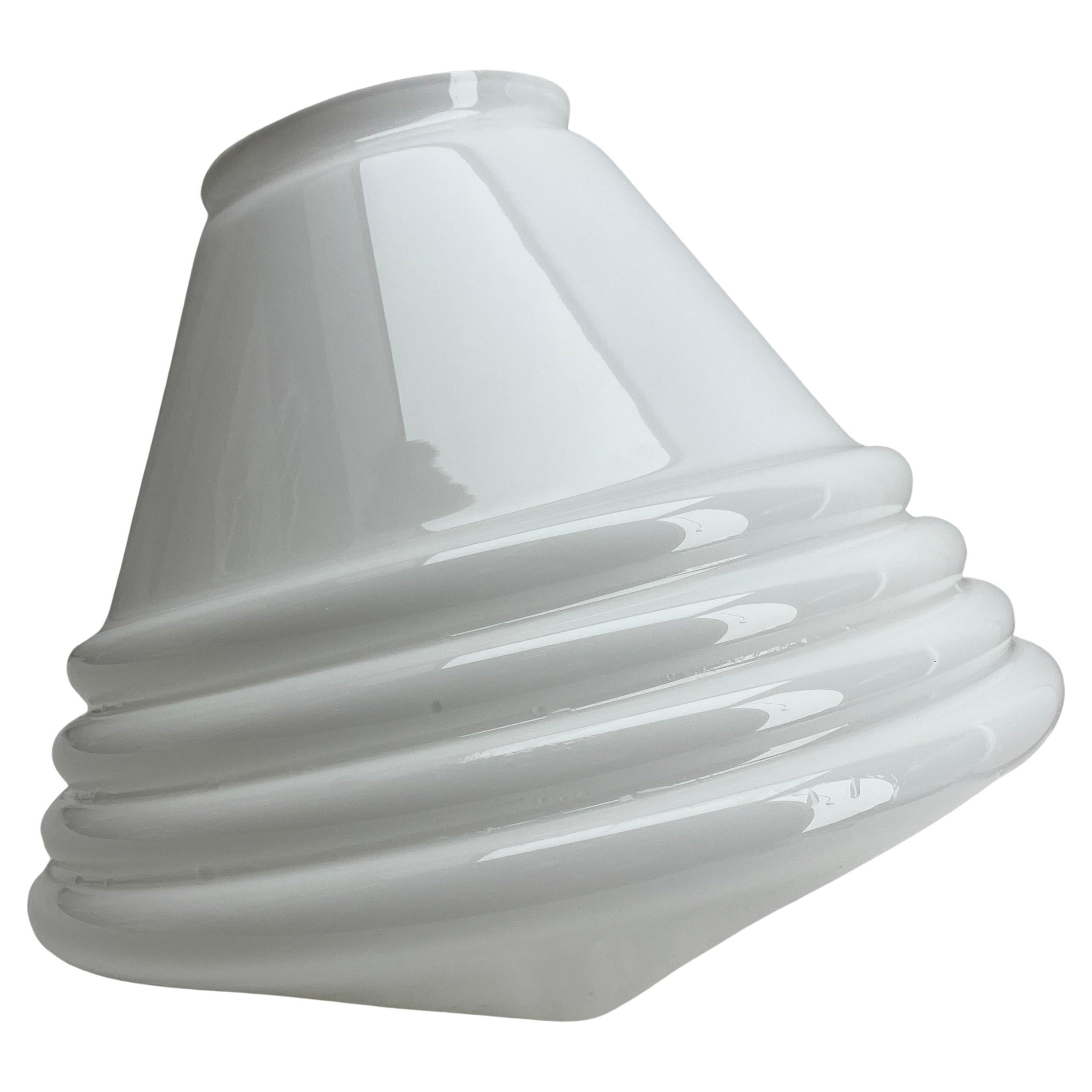 Lampada a sospensione Phillips con paralume opalino e finiture cromate, anni '30 in vendita 1
