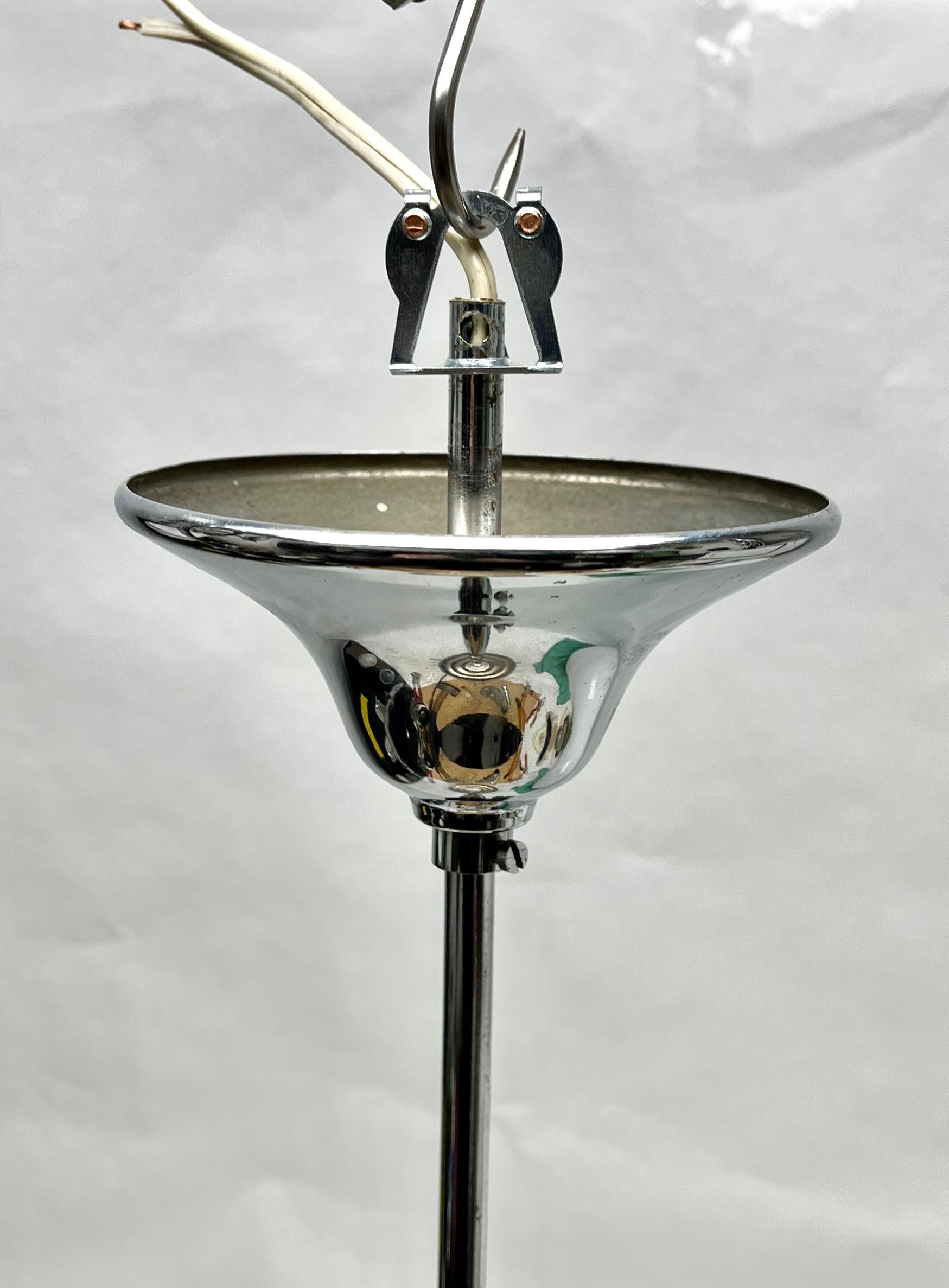 Lampada a stelo Phillips con paralume opalino globulare, anni '30, Paesi Bassi in vendita 4