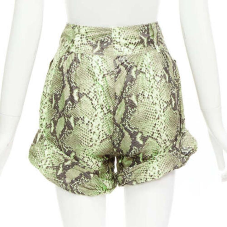 Short beige à taille haute et à échelle imprimée effet papier, taille IT 38 XS Pour femmes en vente