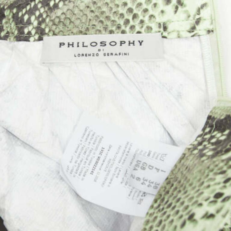Short beige à taille haute et à échelle imprimée effet papier, taille IT 38 XS en vente 3