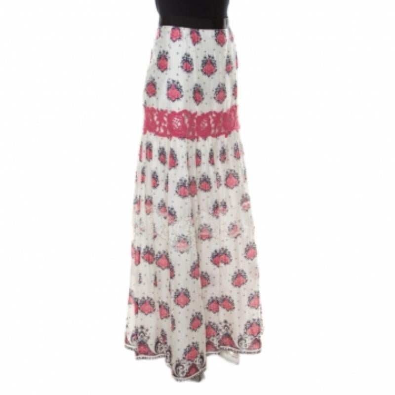 Incorporate a touch of uniqueness to your whole look by wearing this skirt from Philosophy di Alberta Ferretti. A fabulous fusion of brilliance and trend is this urbane floral-printed piece. It is crafted from cotton and features a maxi length.