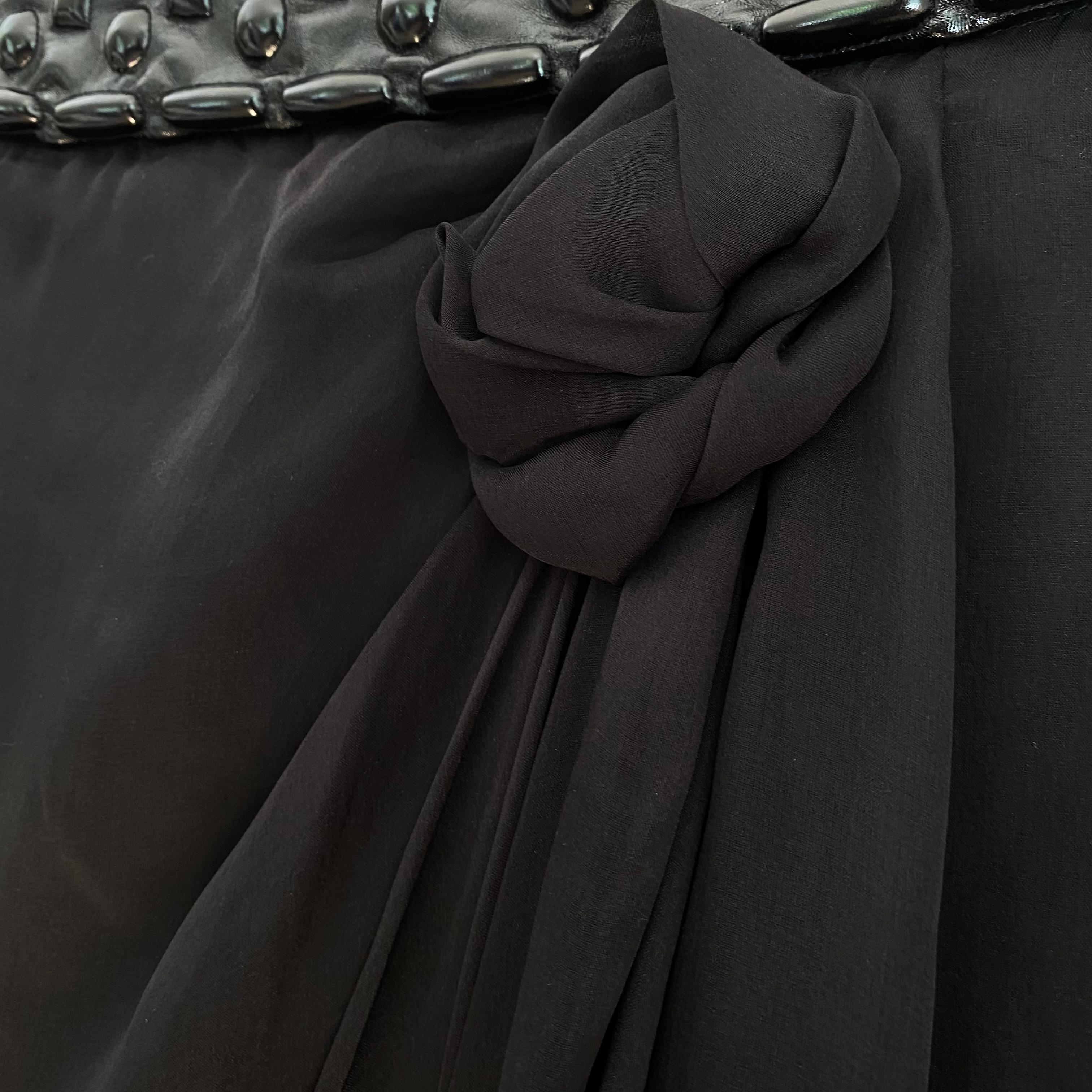 Women's Philosophy di Alberta Ferretti embellished black silk skirt with rose - NWT For Sale