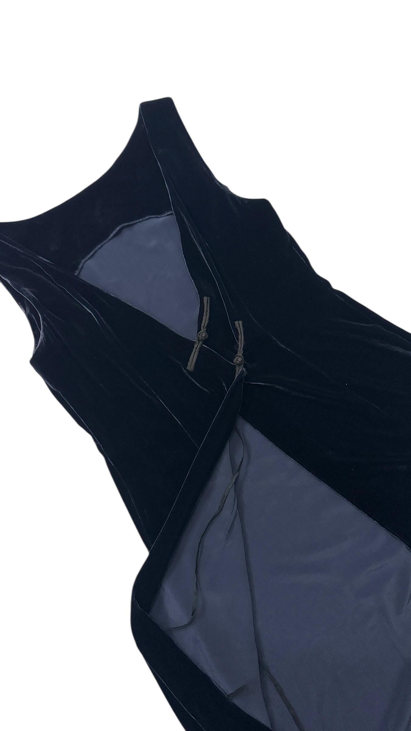 Philosophie di Alberta Ferretti Marineblauer Vintage-Samt mit orientalischem Knoten-Detail (Black) im Angebot