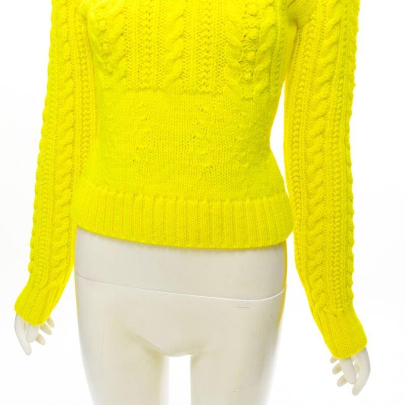 PHILOSOPHY DI LORENZO SERAFINI 100% wool yellow fitted cable knit sweater IT40 S
Reference: AAWC/A00242
Brand: Philosophy
Designer: Lorenzo Serafini
Material: Virgin Wool
Color: Yellow
Pattern: Solid
Closure: Pullover
Lining:  Fully Lined
Extra