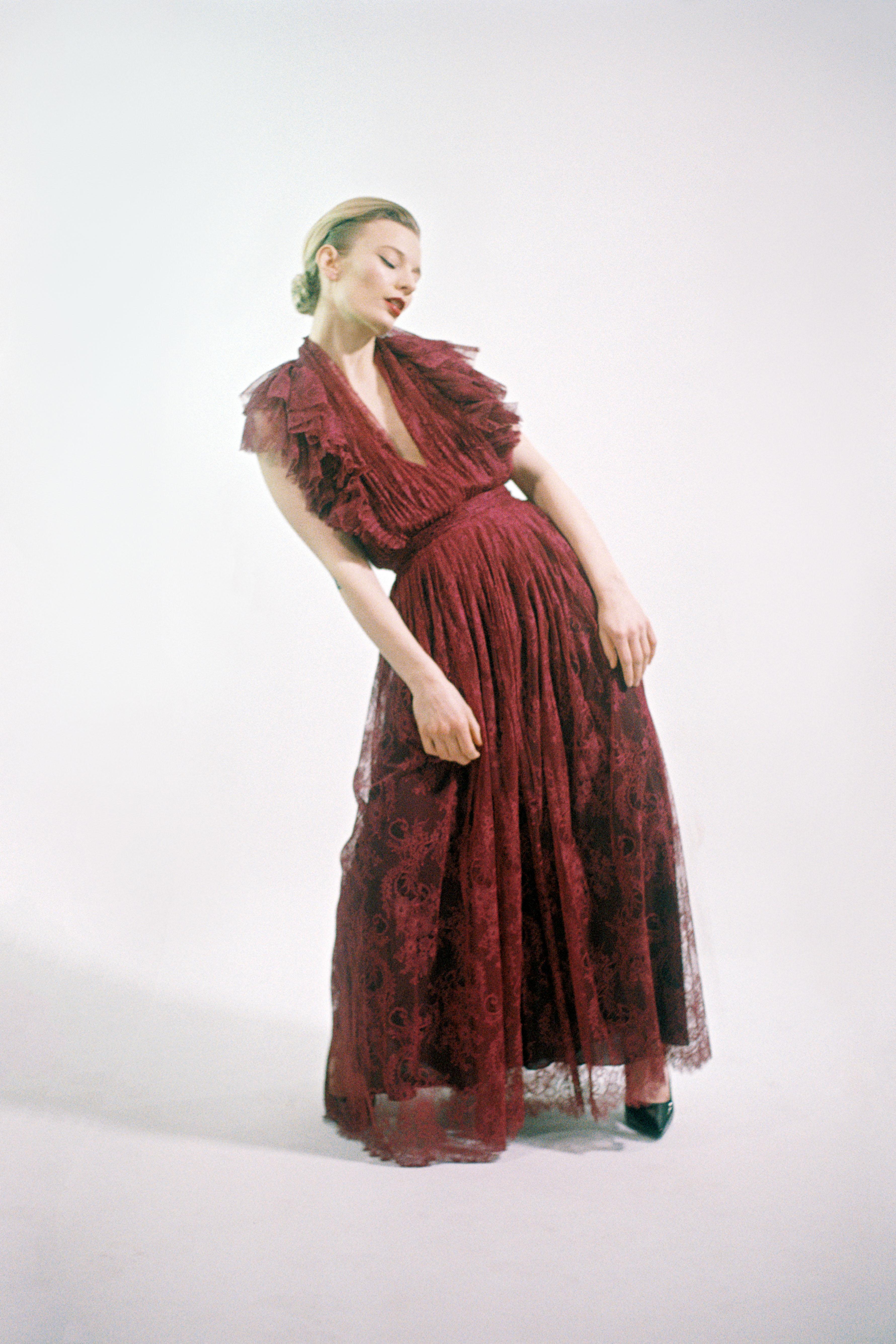 The most luxurious lace maxi dress by Italian designer Philosophy Di Lorenzo Serafini.

This layered plissé-lace maxi dress is a deep plum colour and has the most beautiful details. It features a halter-neck with layers of ruffled lace which closes