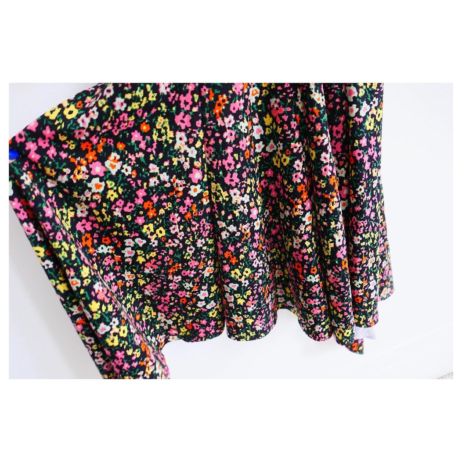 Magnifique robe Philosophy di Lorenzo Serafini - achetée pour £750 et non portée. u2028Confectionné en jersey mélangé de polyamide noir lisse et légèrement brillant, il présente une superbe coupe avec des panneaux incurvés d'inspiration Art déco au