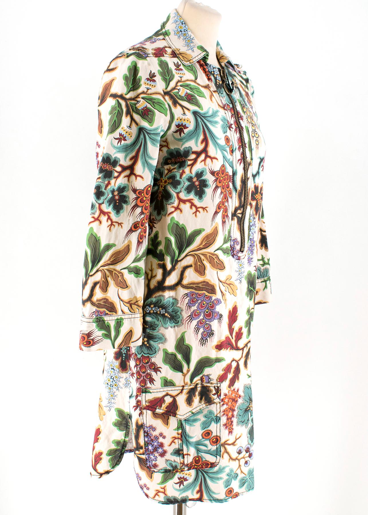 Philosophy Di Lorenzo Serafini Floral Print Half-Zip Dress

- Multi coloured floral printed design dress
- Lightweight, oversized 
- Zip fastening on the front side 
- Long sleeves 
- Two front pockets 


Item Description:  Please note, these items