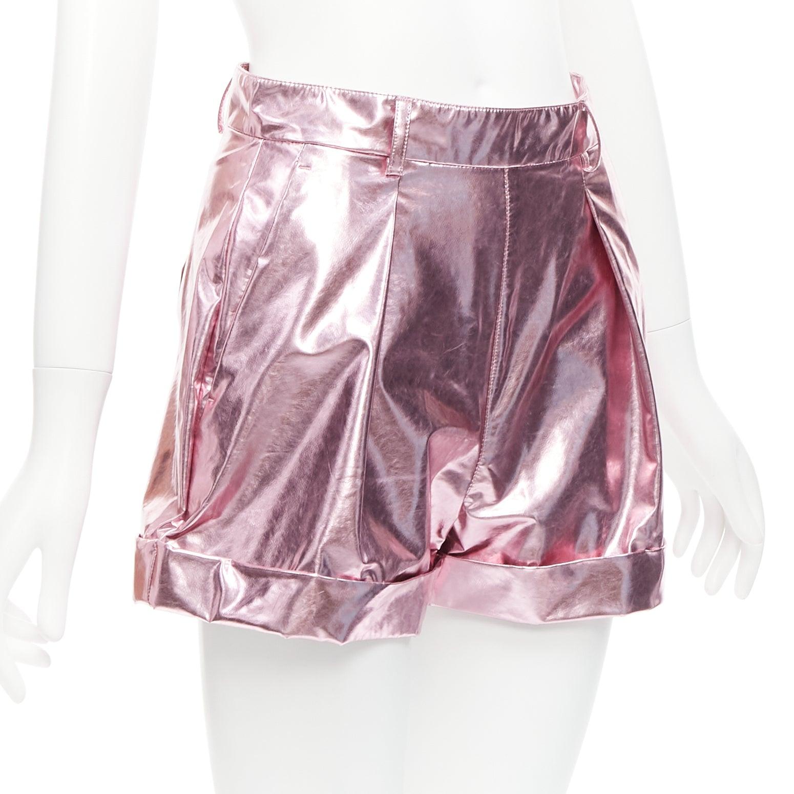 PHILOSOPHY LORENZO SERAFINI metallic pink PU high waisted cuffed shorts IT40 XS In Excellent Condition For Sale In Hong Kong, NT