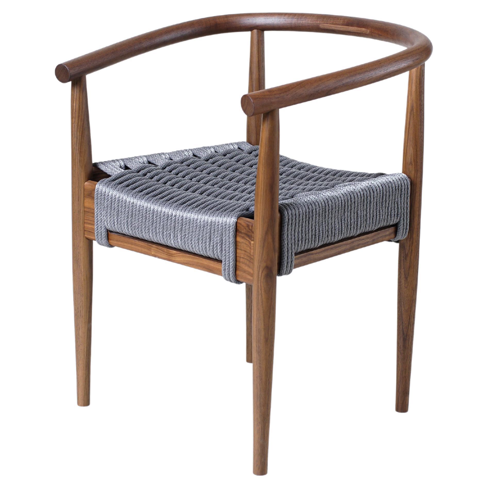 Phloem Studio Kapitänsstuhl, handgefertigter moderner Sessel mit geflochtenem Seil