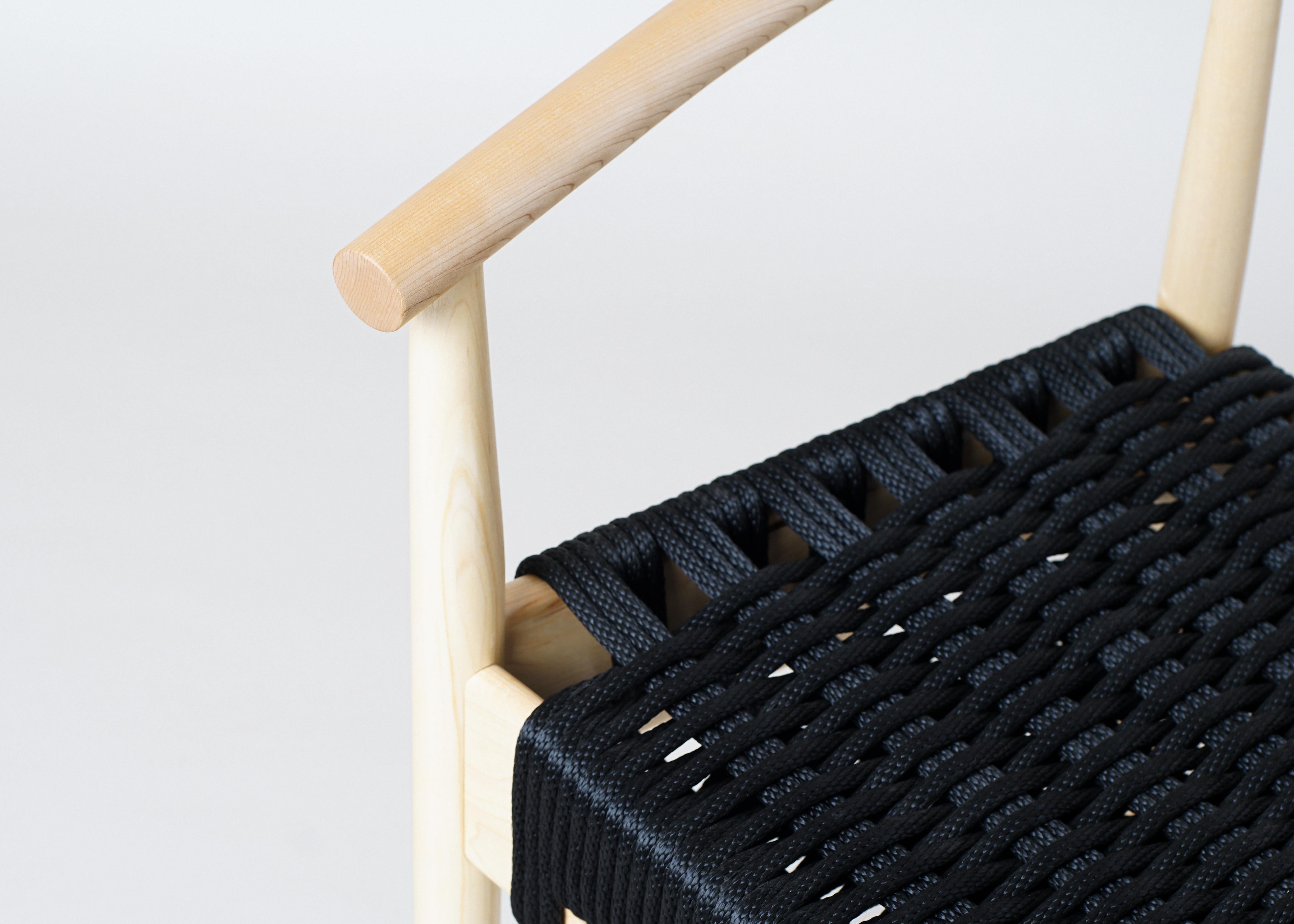 Phloem Studio Kapitänsstuhl, handgefertigter moderner Sessel mit geflochtenem Seil im Angebot 3