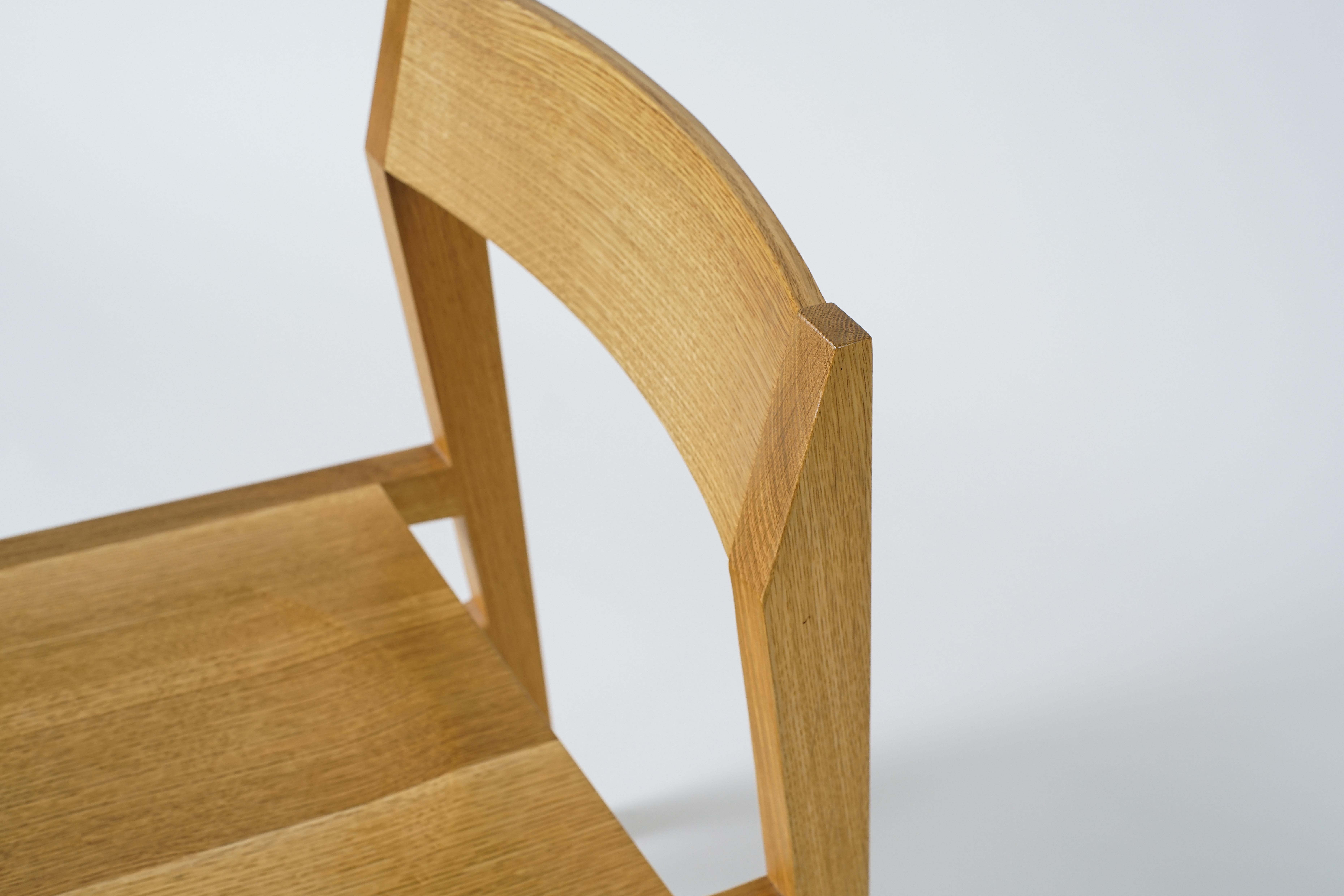 Phloem Studio Jess Beistellstuhl, handgefertigter moderner Esszimmerstuhl aus Massivholz (Hartholz) im Angebot