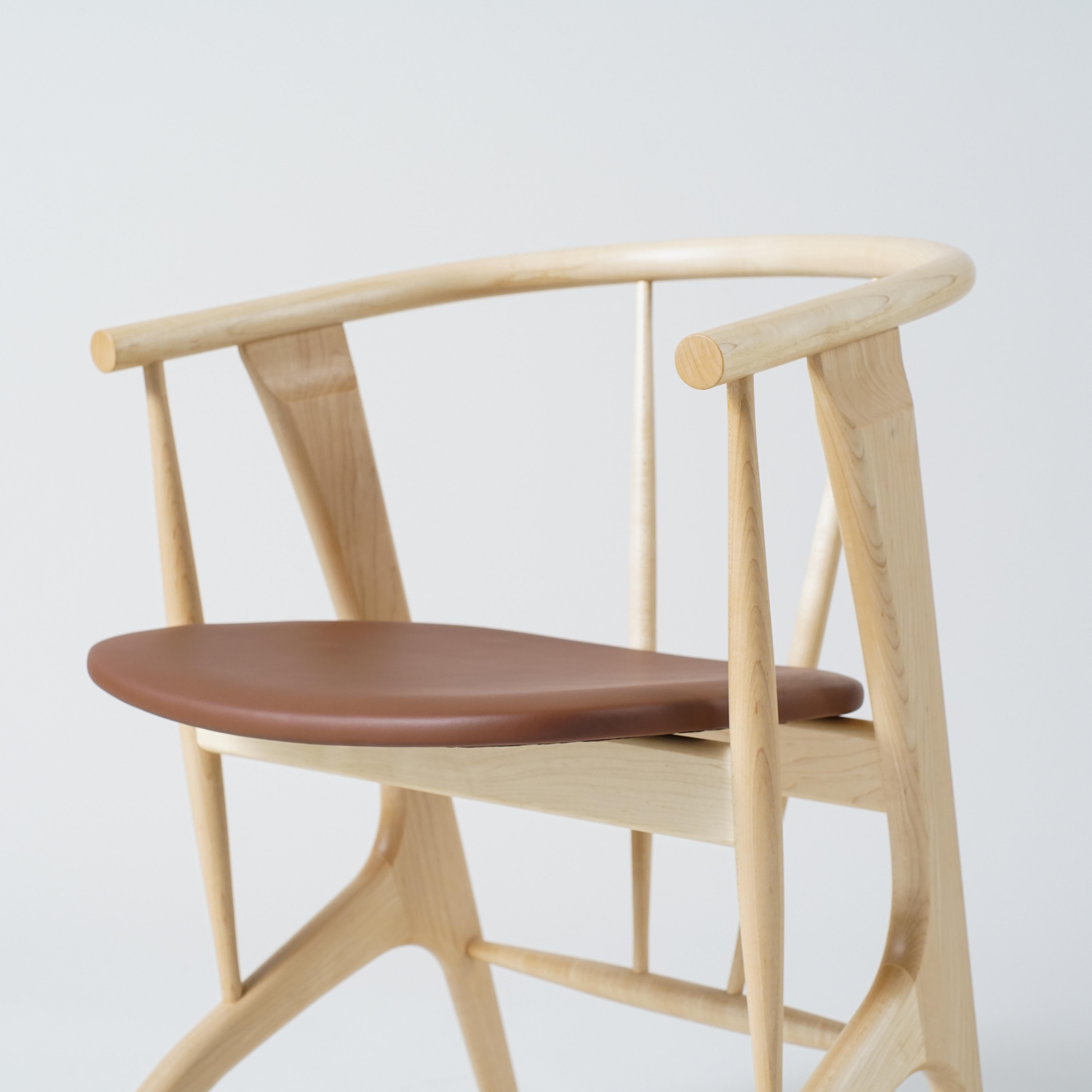 Chaise Zoe de Phloem Studio, chaise de salle à manger moderne en érable avec revêtement en cuir Neuf - En vente à Stevenson, WA
